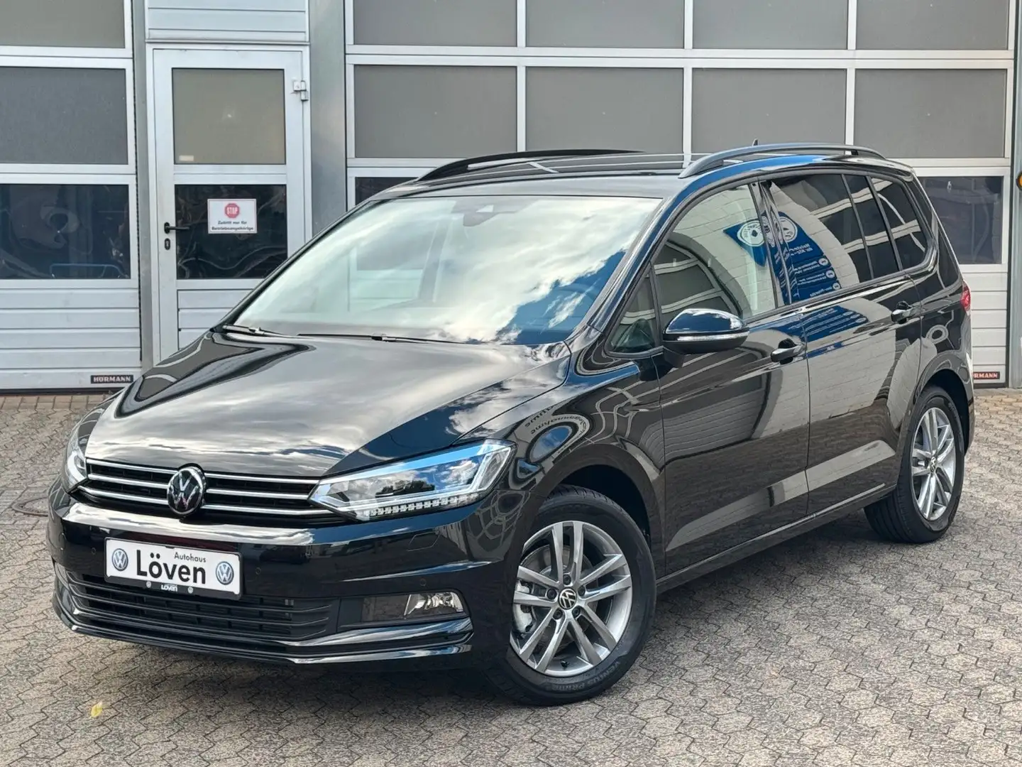 Volkswagen Touran 1.5 TSI DSG Comfortline|7Sitzer|Kamera|Na Noir - 1