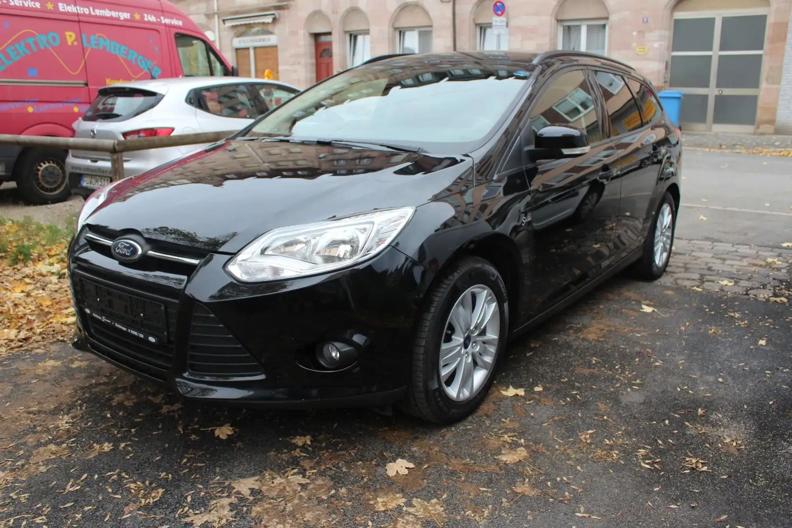 Ford Focus Turnier 1.0 Trend Tüv+Service neu Schwarz - 1