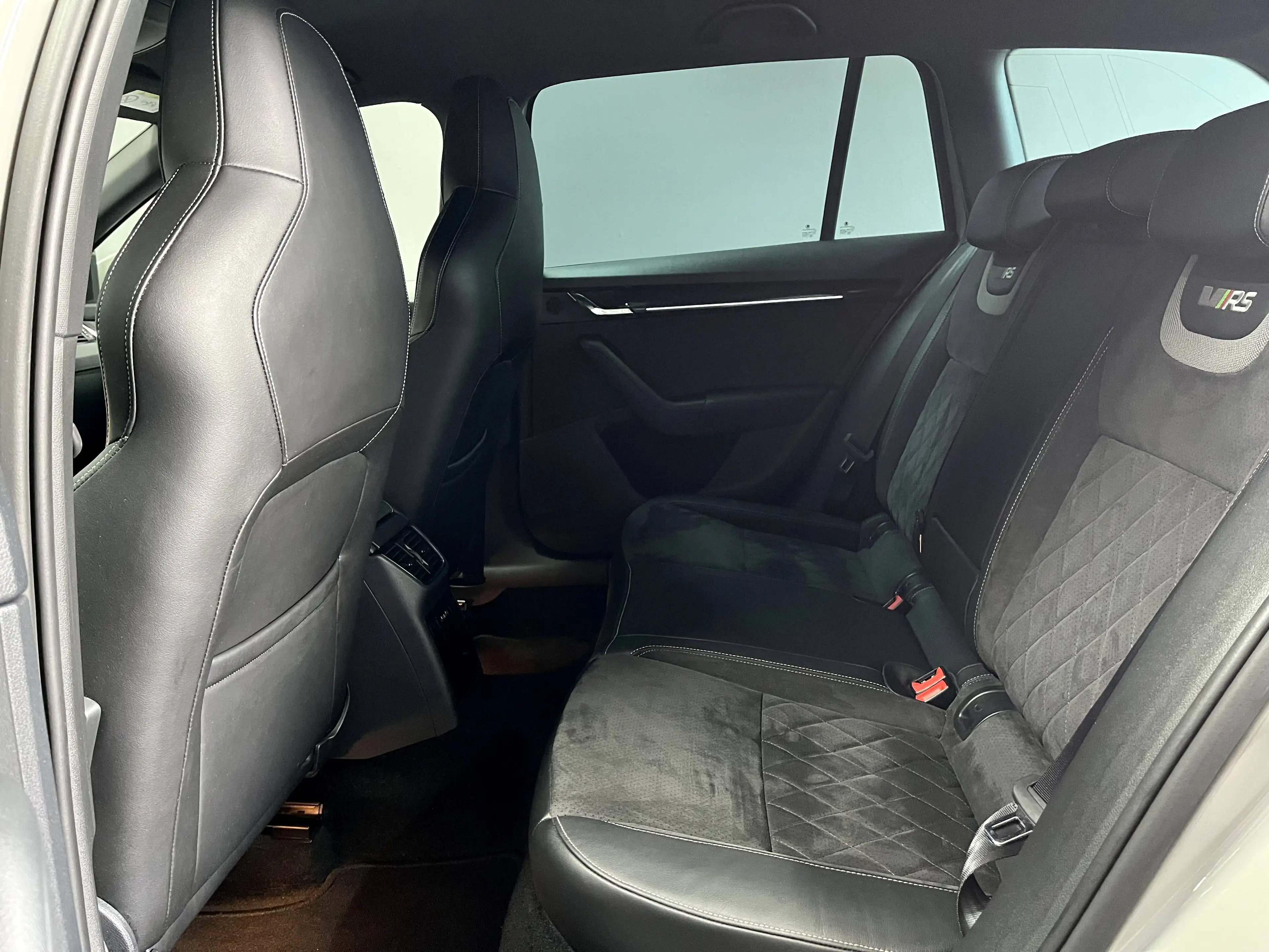 Skoda Octavia 2.0TDI Combi RS, ACC, LED, R-KAMERA, AHK — photo 12