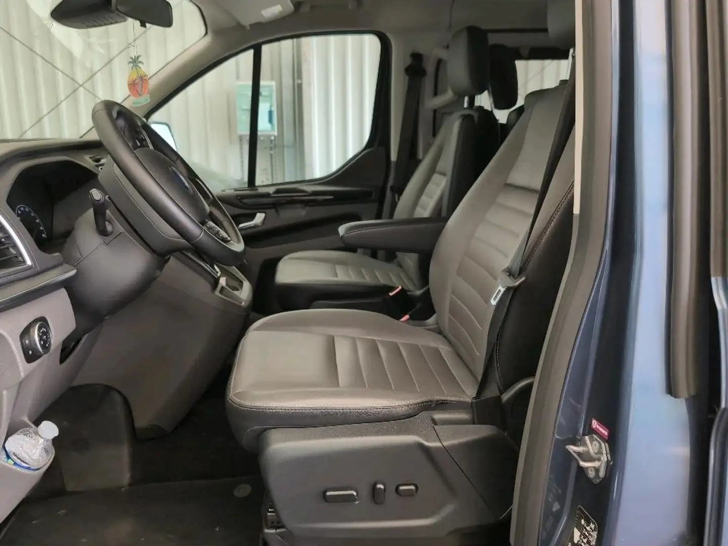 Ford Tourneo Custom Tourneo Custom 2.0 TDCi L1H1 Titanium X (EU6.2) Blauw - 2