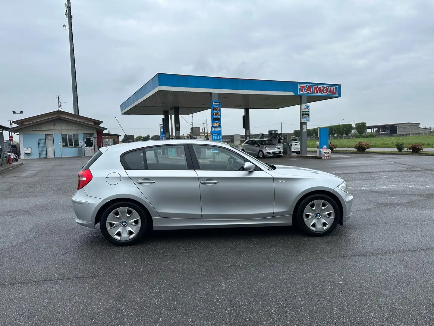BMW 118 118d 5p 2.0 Attiva 143cv dpf Euro5 Grigio - 2