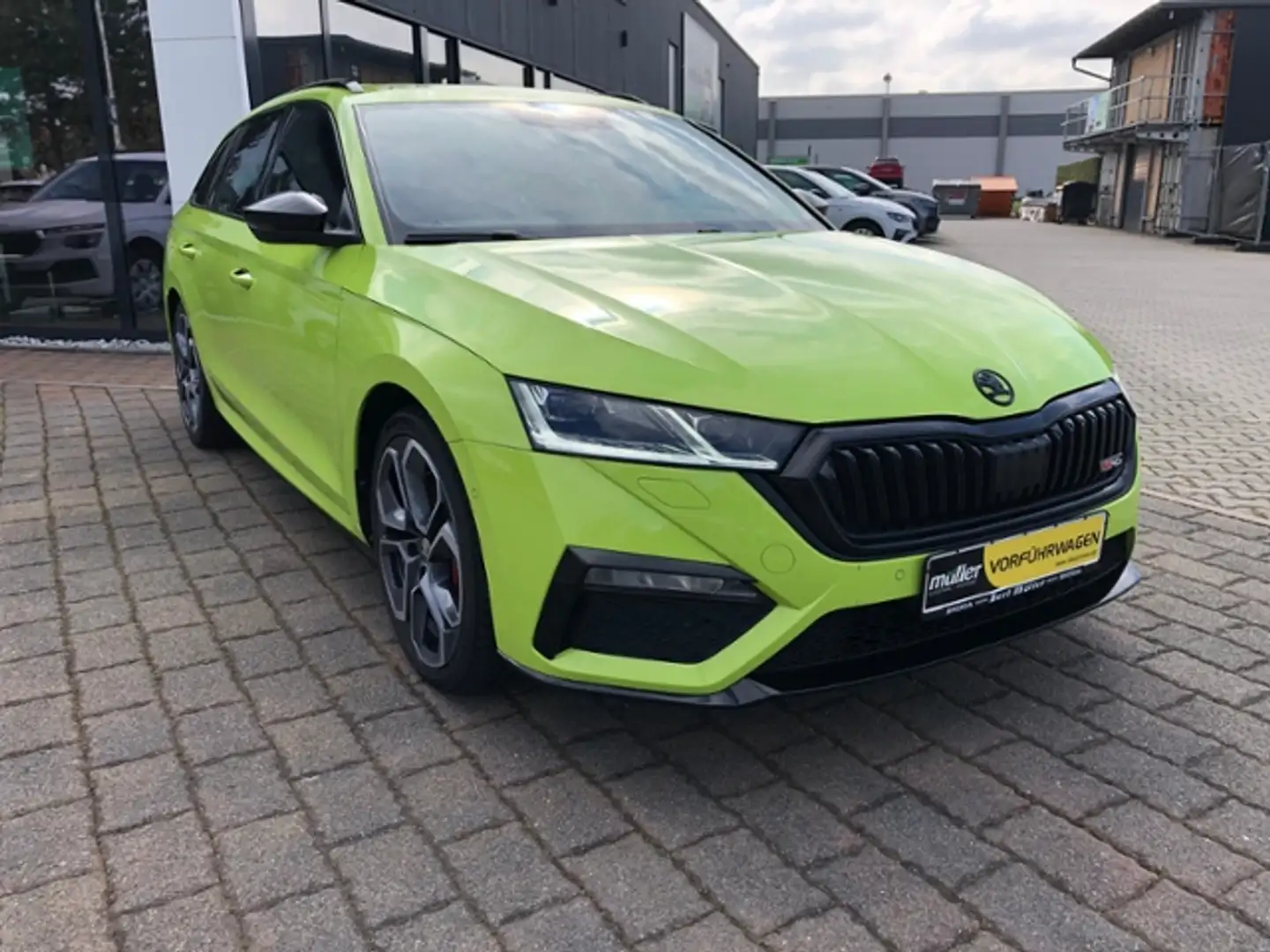 Skoda Octavia Combi RS 2.0 TSI AHZV MATRIX COLUMBUS Grün - 2