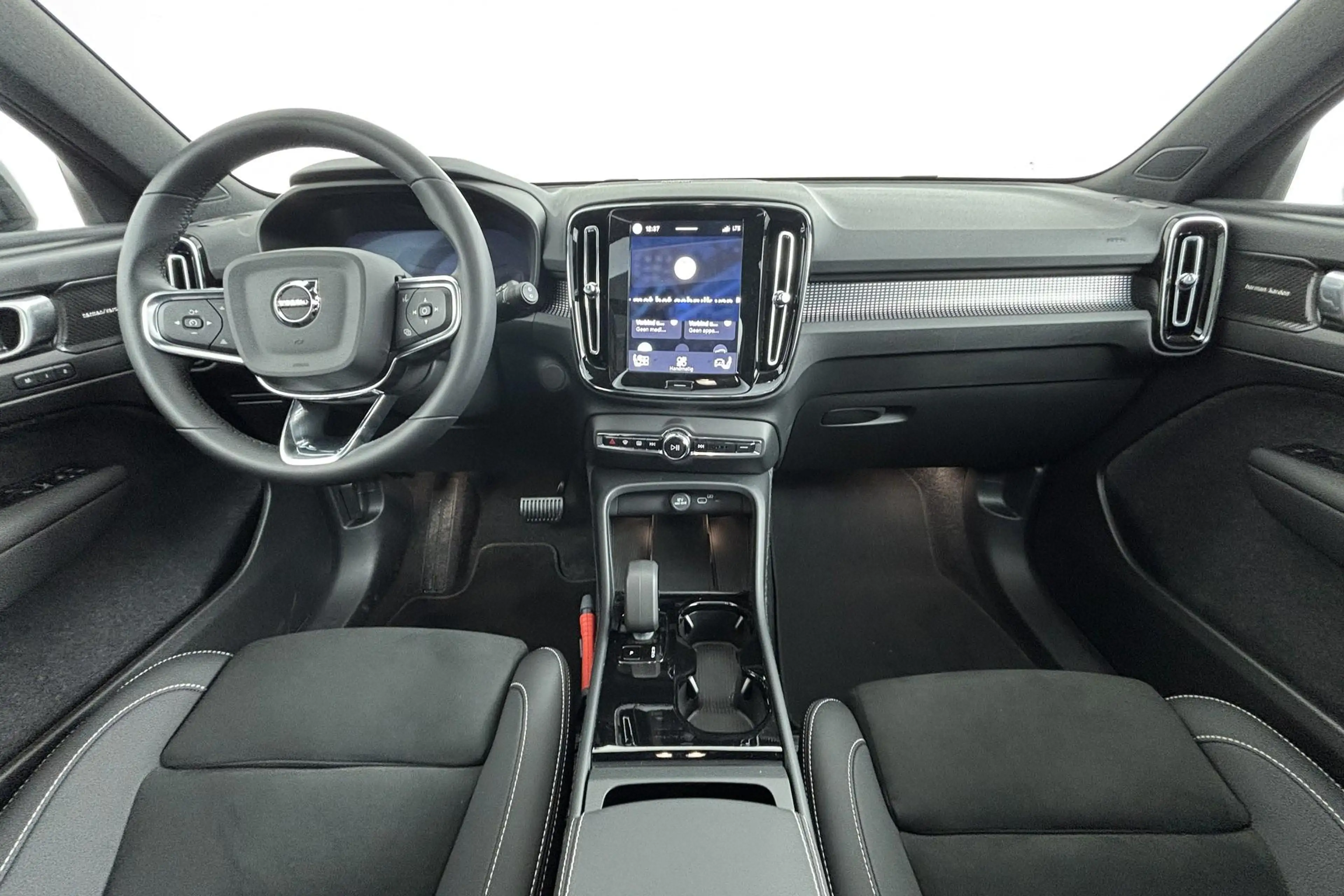 Volvo EX40 Single Motor Extended Range Ultra 82 kWh | SOH:100 — photo 4