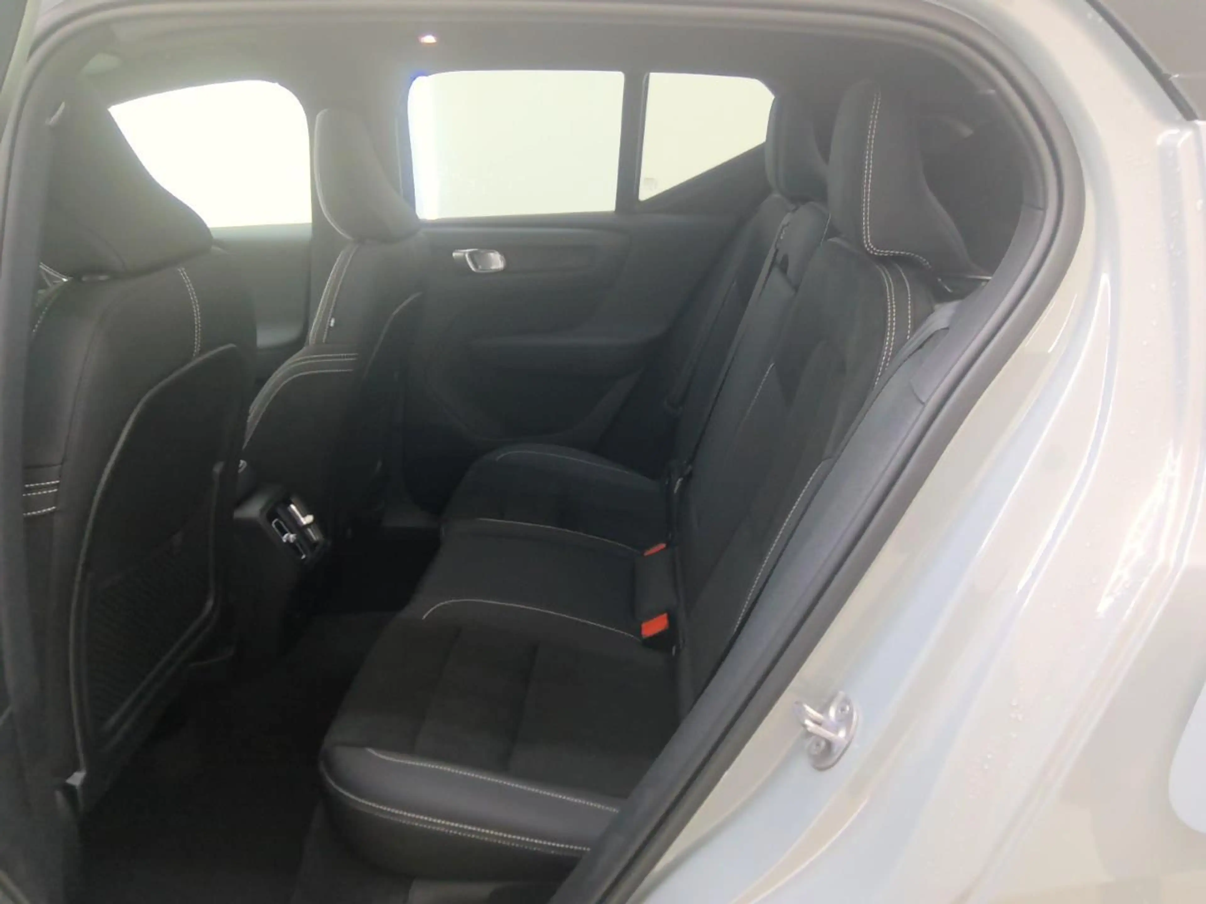 Volvo EX40 Single Motor Extended Range Ultra 82 kWh | SOH:100 — photo 6