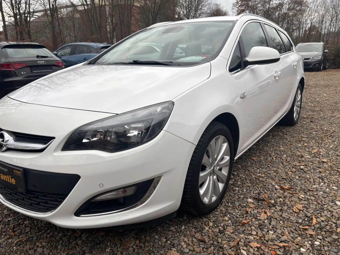 Opel Astra J Sports Tourer Exklusiv Navi Teileder Blanc - 2
