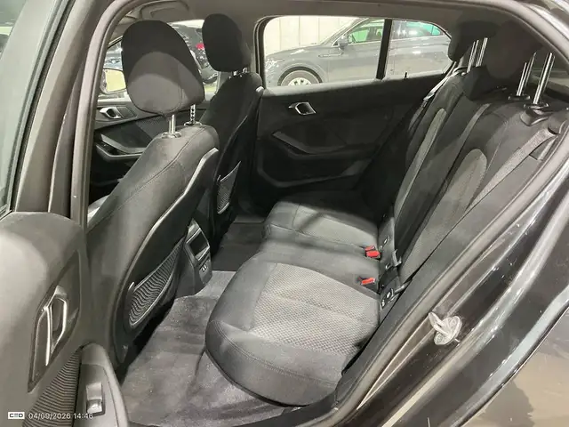 BMW 1 Series view 7
