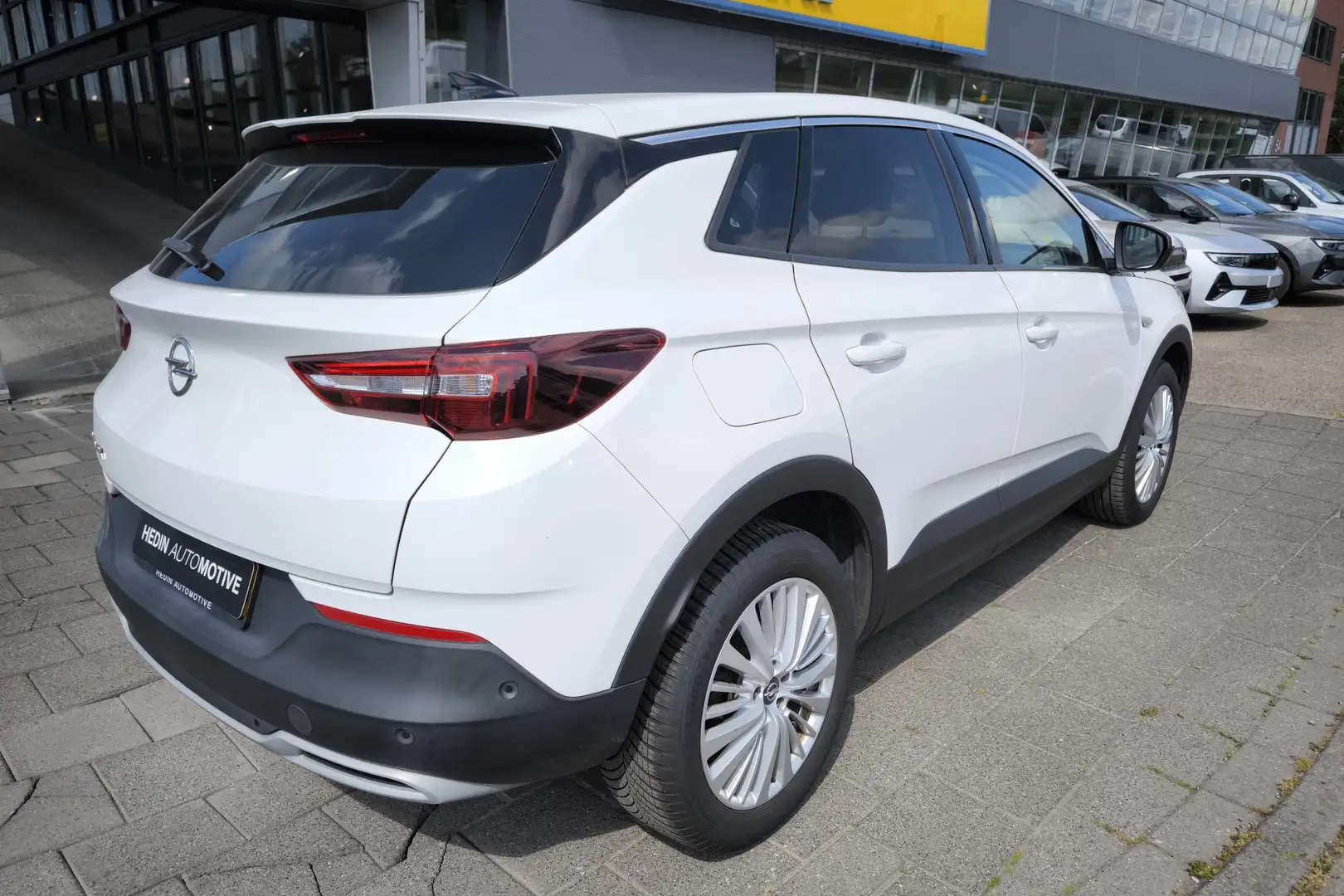 Opel Grandland X 1.2 130PK Turbo Aut. Innovation | Navigatie | Came Wit - 2