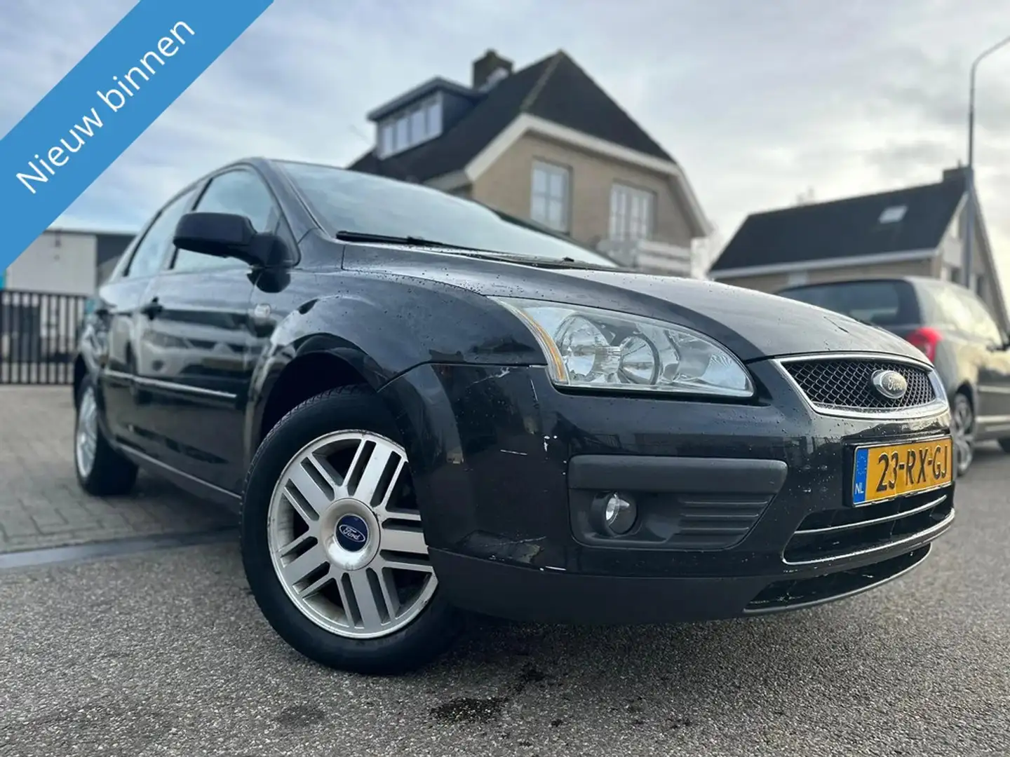 Ford Focus 1.6-16V Ghia Zwart - 1