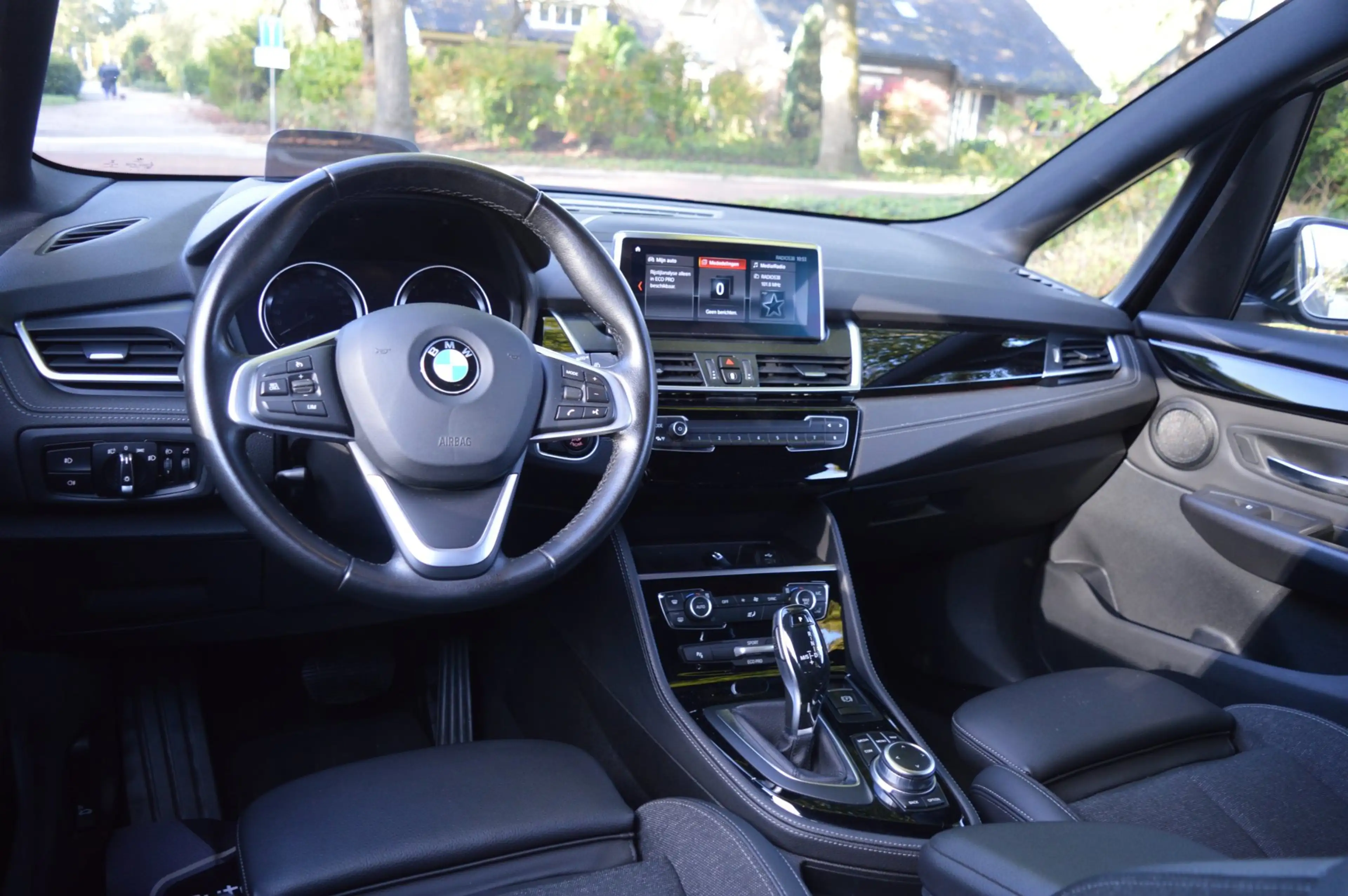 BMW 218 2-serie Gran Tourer 218i 7p. Exe Edition head-upca — photo 3