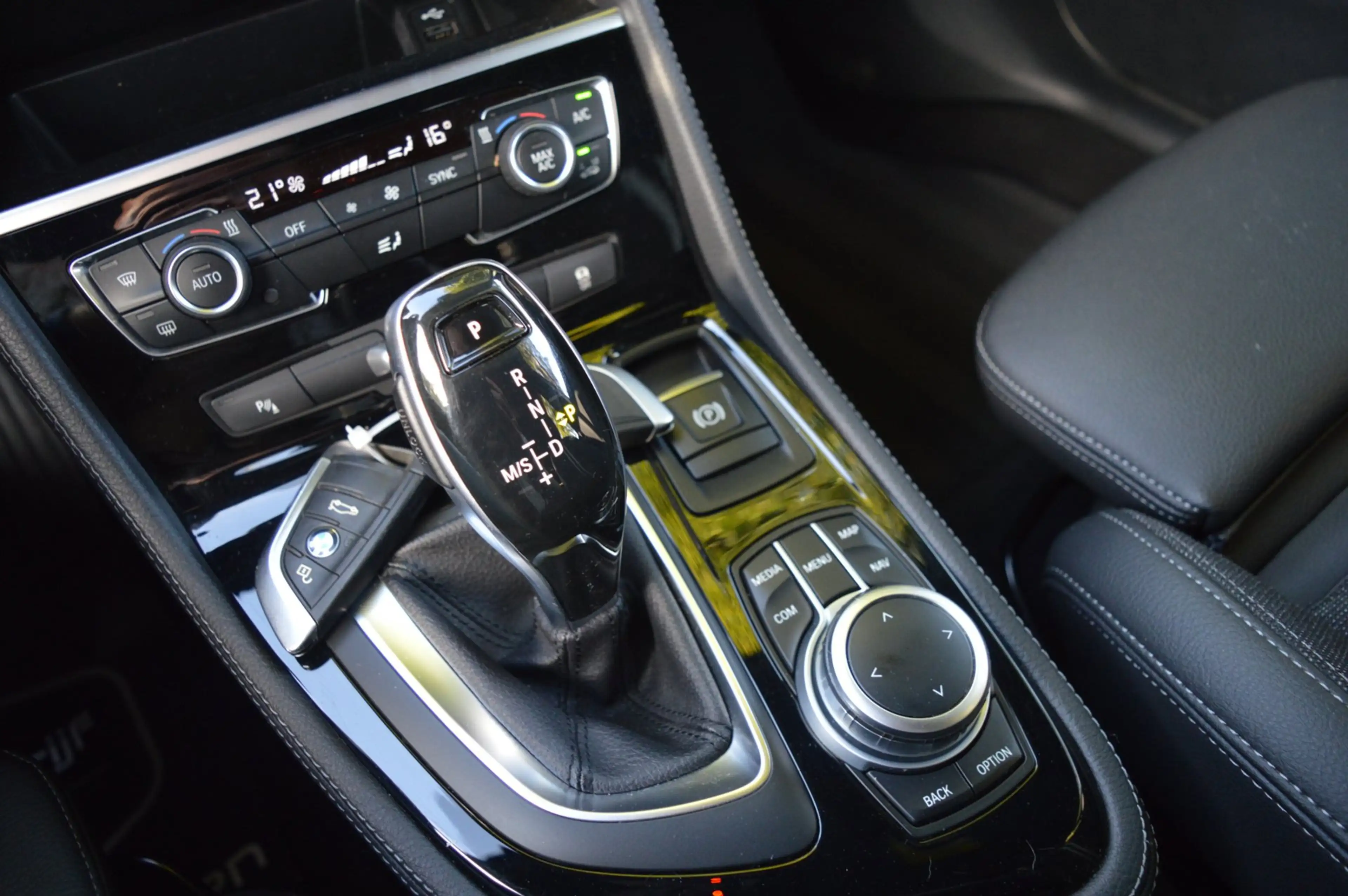 BMW 218 2-serie Gran Tourer 218i 7p. Exe Edition head-upca — photo 15