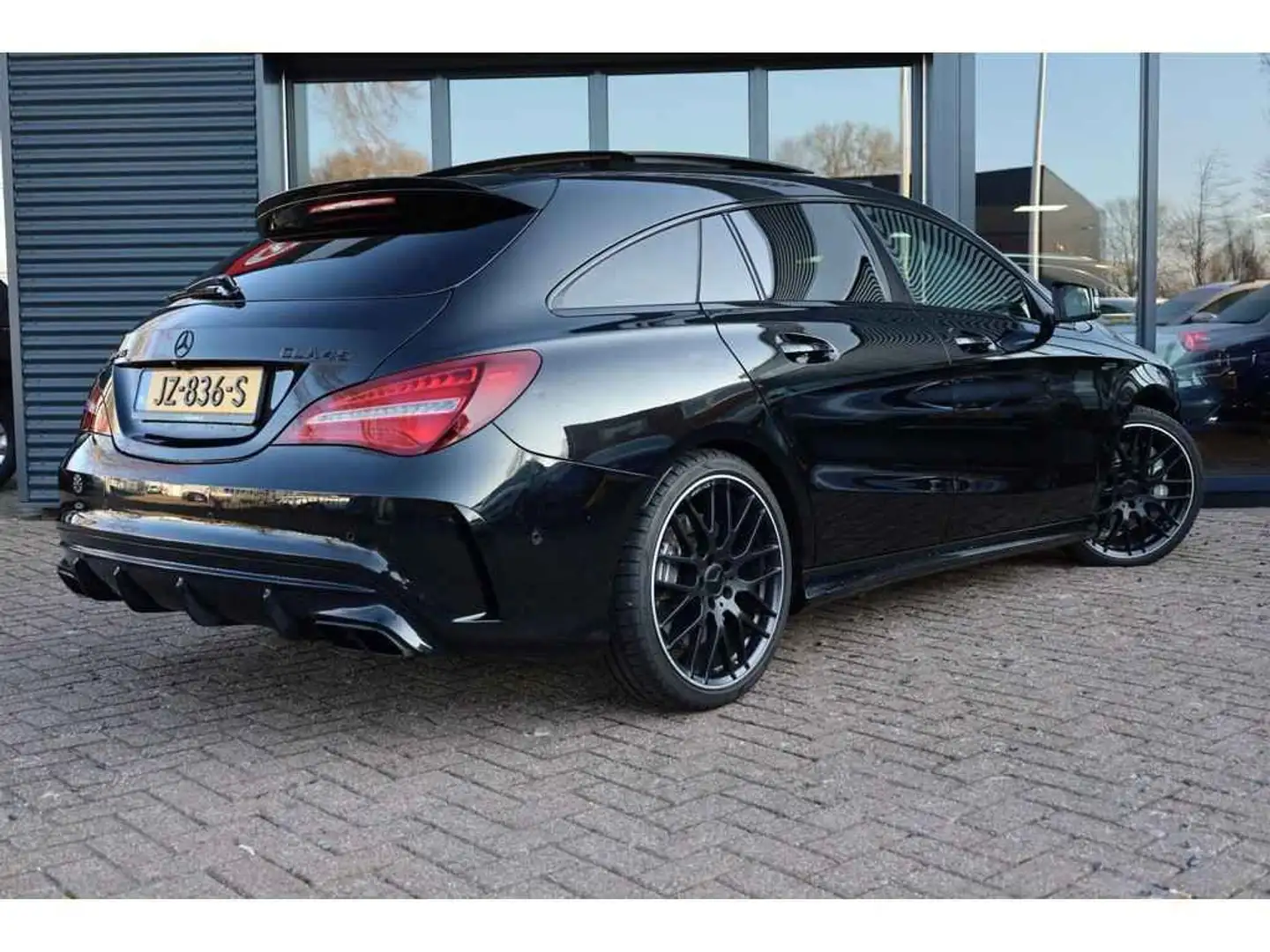 Mercedes-Benz CLA 45 AMG CLA 45 AMG 4MATIC Zwart - 2
