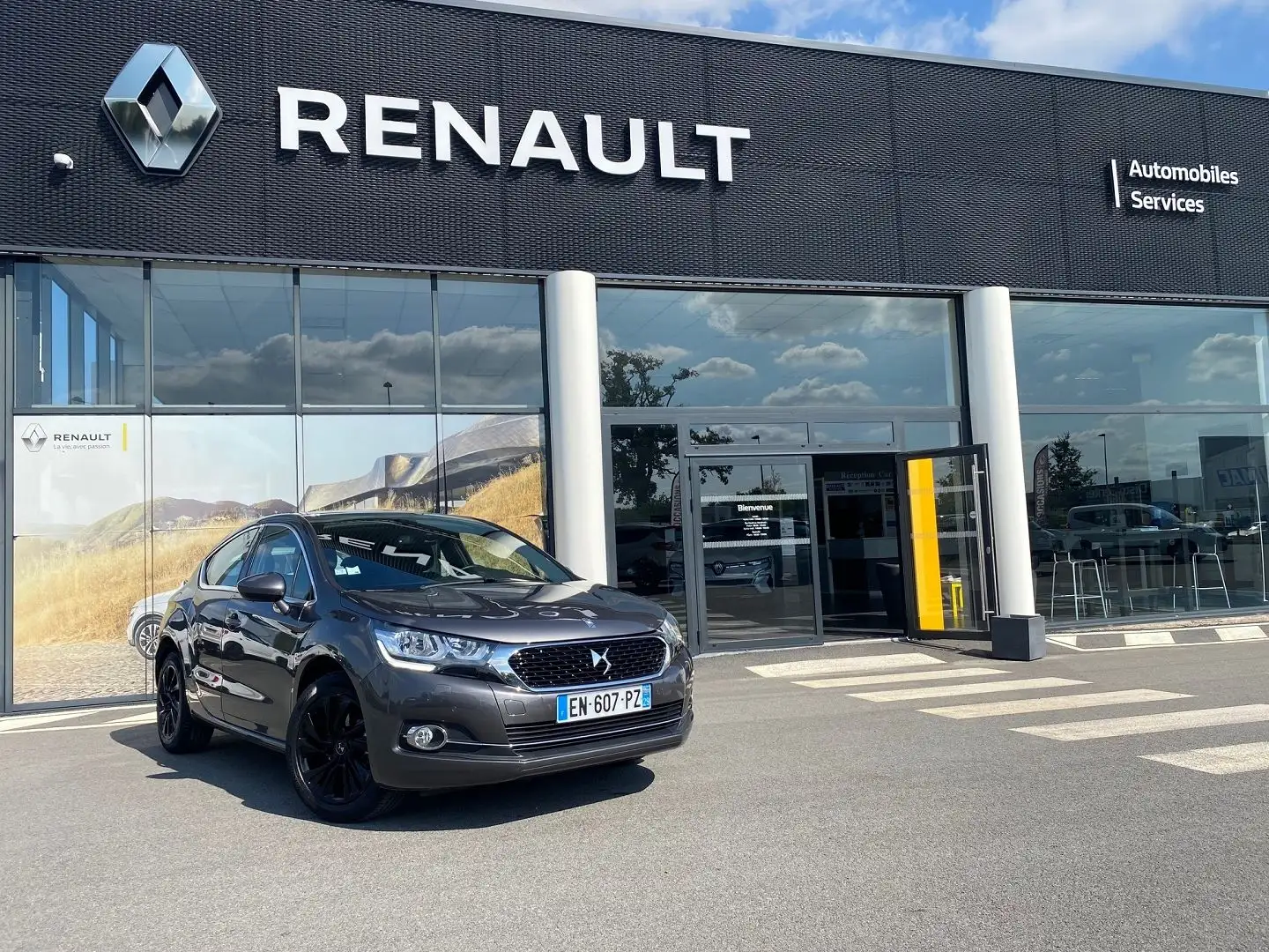 DS Automobiles DS 4 PURETECH 130CH BE CHIC S\u0026S Gris - 1