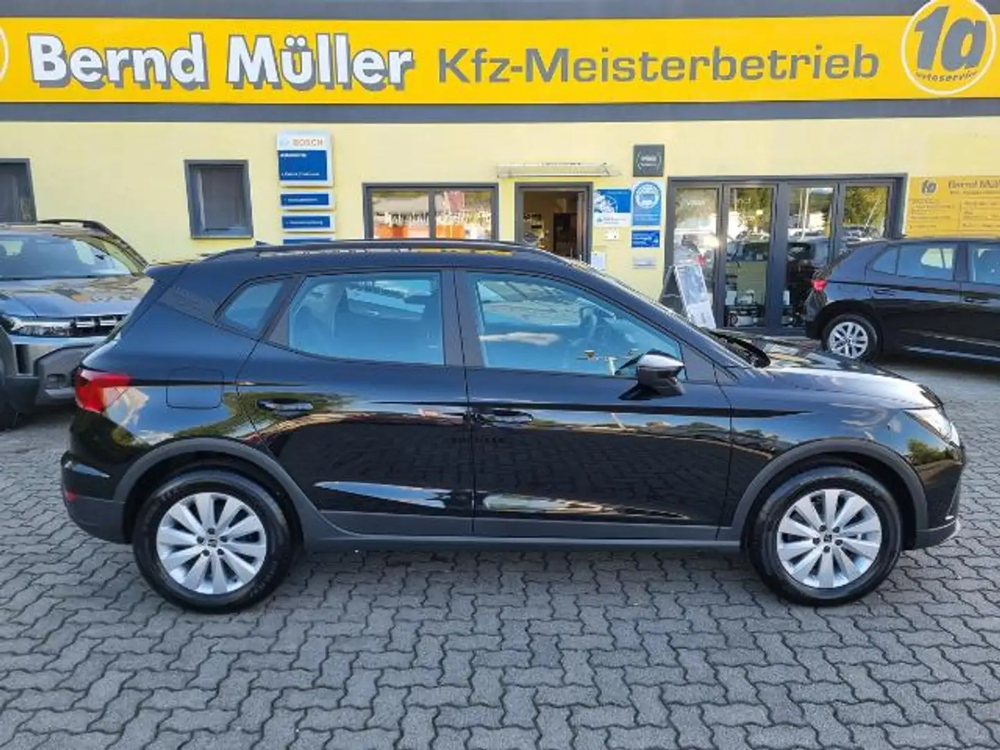 SEAT Arona 1.0 TSI STYLE ALU PDC SHZ Full Link 5J. Garantie Schwarz - 1