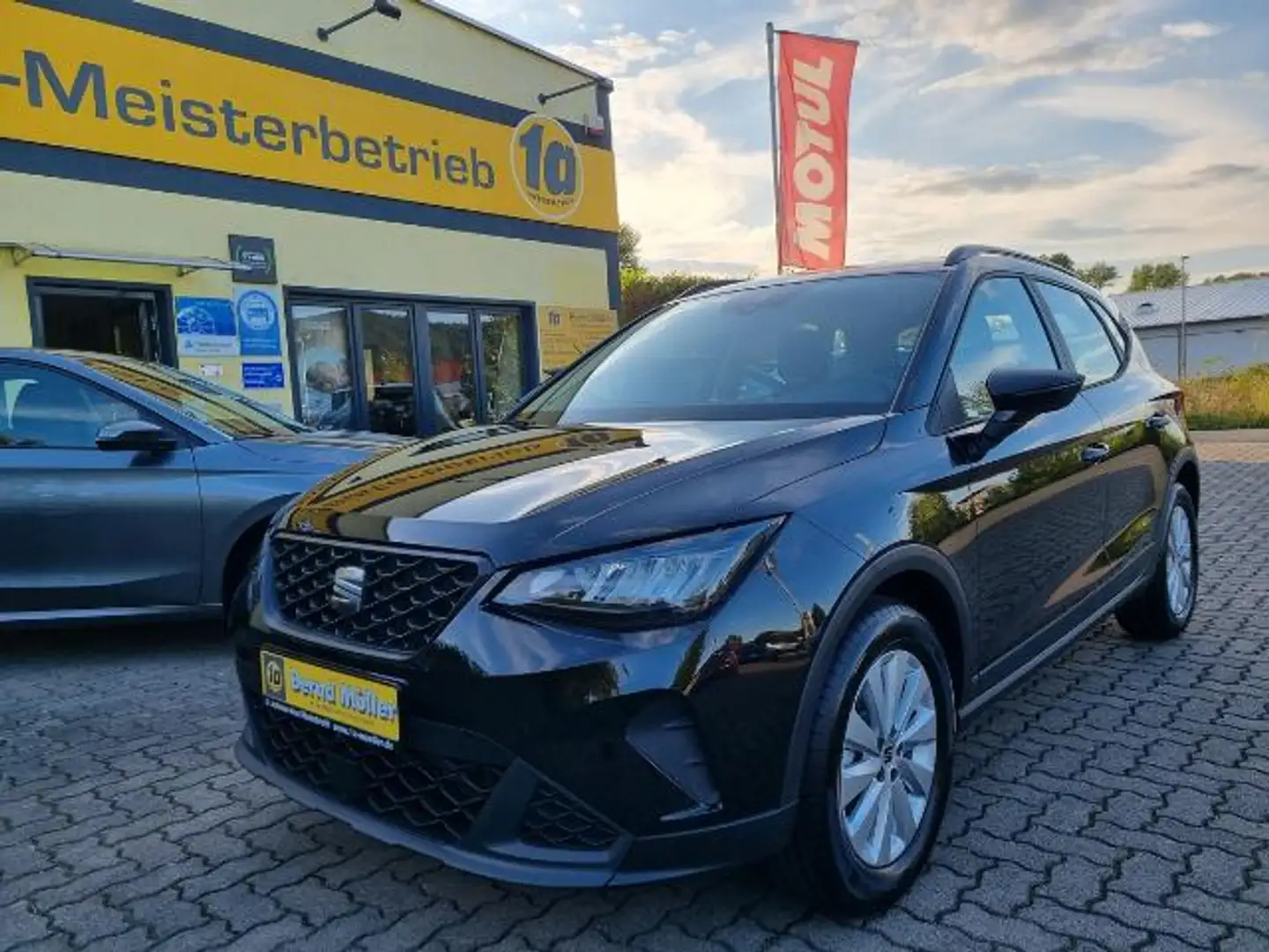 SEAT Arona 1.0 TSI STYLE ALU PDC SHZ Full Link 5J. Garantie Schwarz - 2