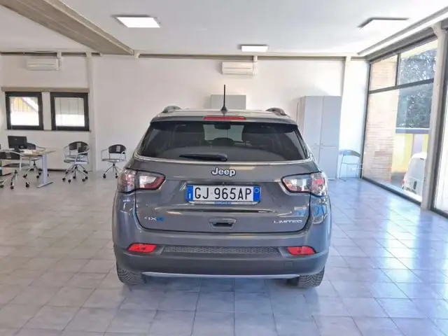 Jeep Compass view 4