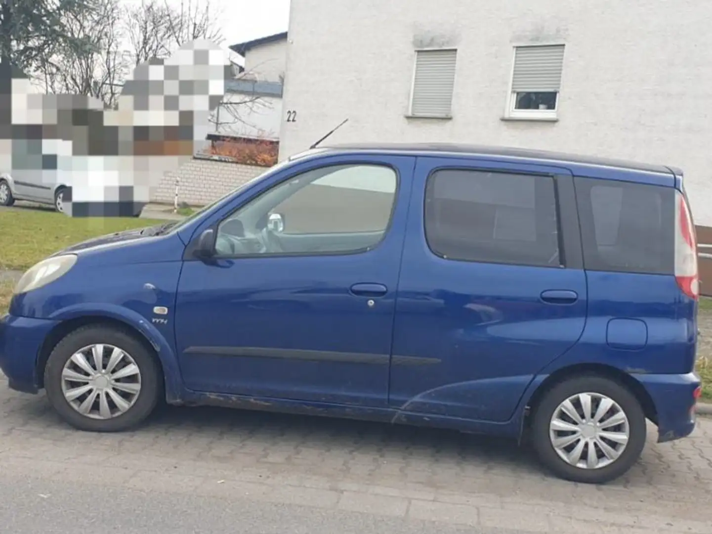 Toyota Yaris Verso 1.3 Linea luna Blauw - 1