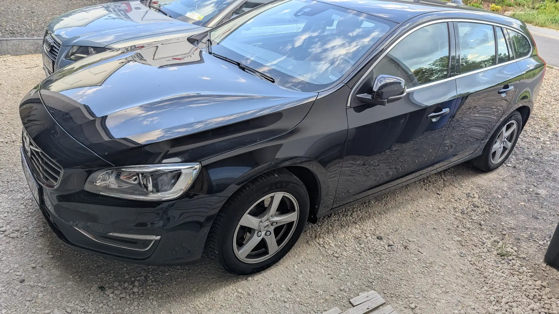 Volvo V60 Summum Schwarz - 1