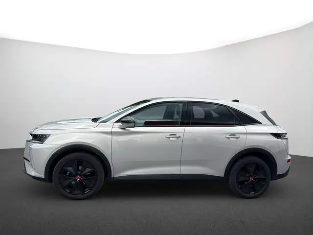 DS Automobiles DS 7 view 5