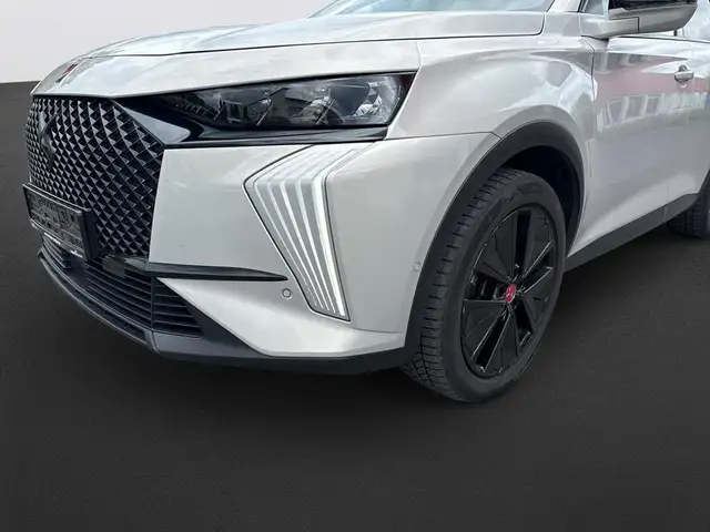 DS Automobiles DS 7 view 9