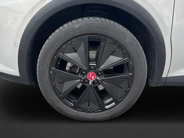 DS Automobiles DS 7 view 8