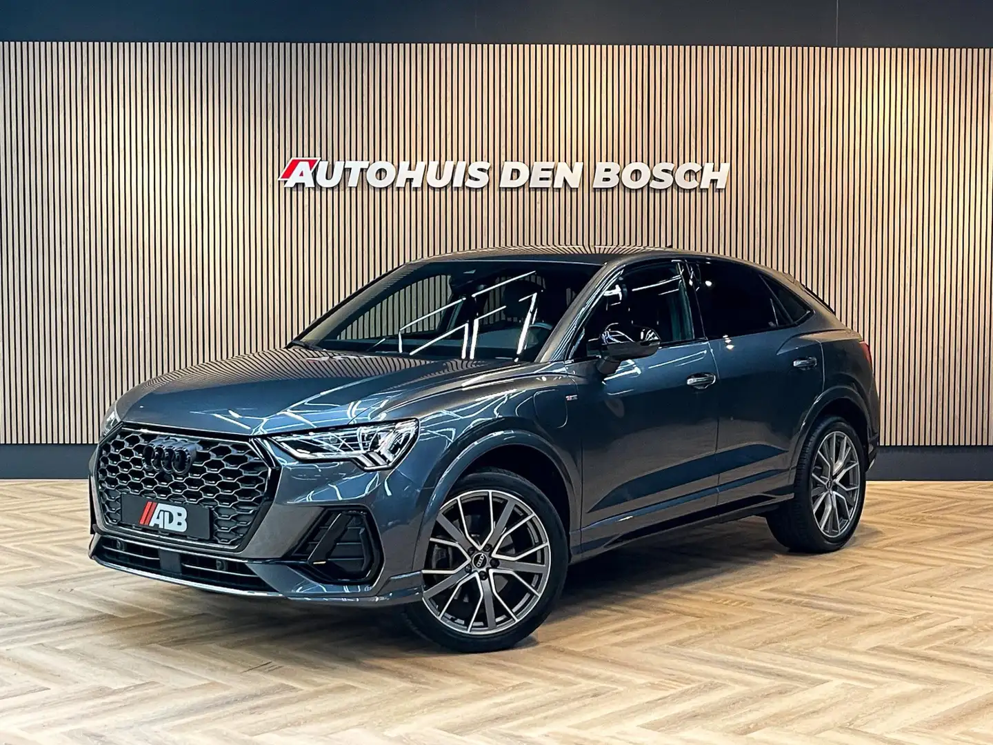 Audi Q3 Sportback 45 TFSI e S Edition 245PK - Keyless - La Grijs - 1