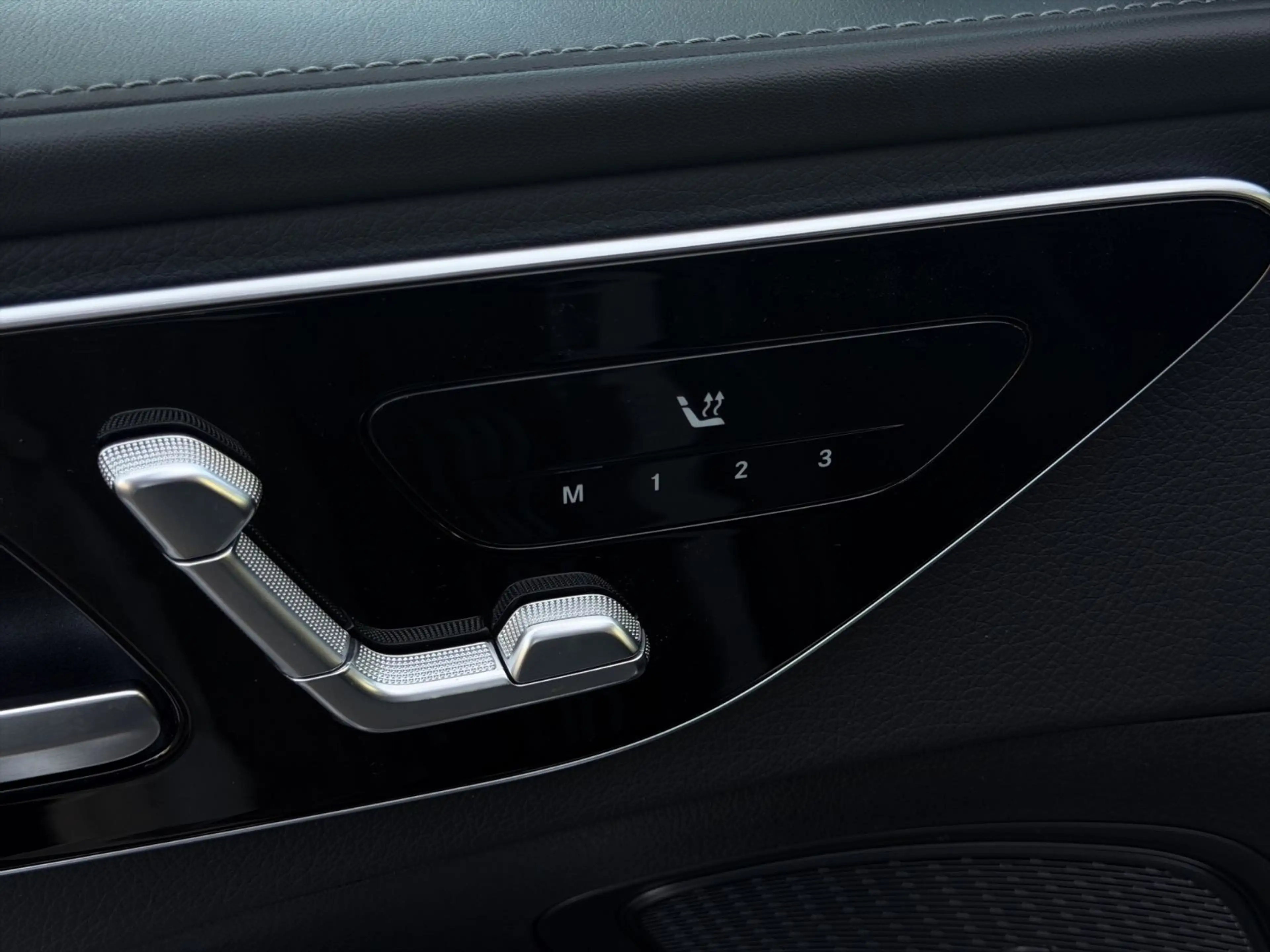 Mercedes-Benz C 220 d T AMG-Line*Digital-Light*Memory*Kamera* — photo 11