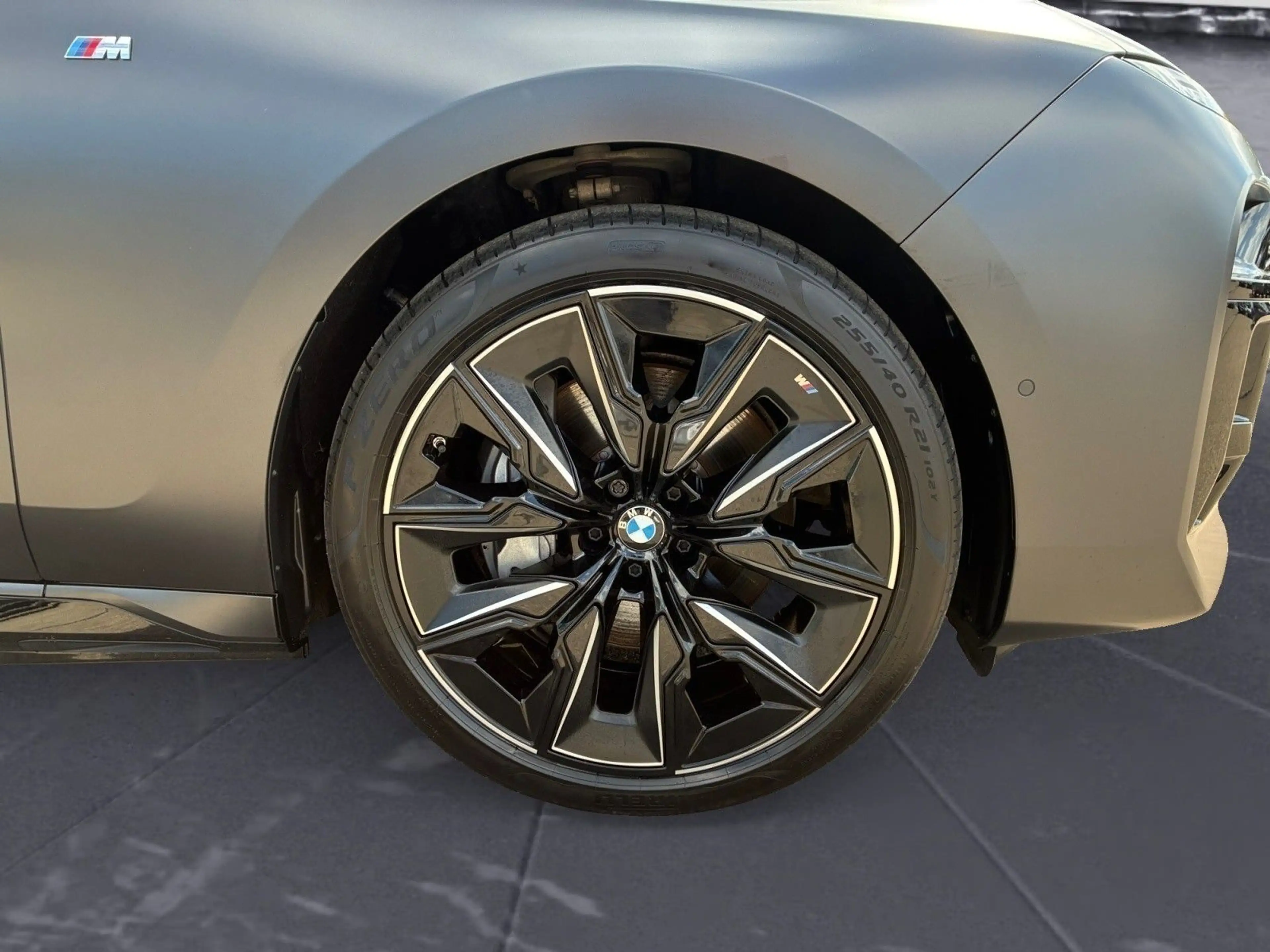 BMW i7 eDrive50 M Sportpaket Fond-Entertainment Expe — photo 8