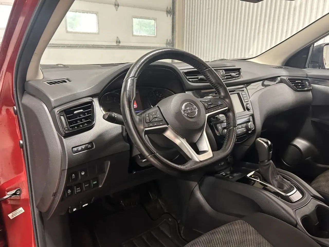 Nissan Qashqai снимка Nissan Qashqai