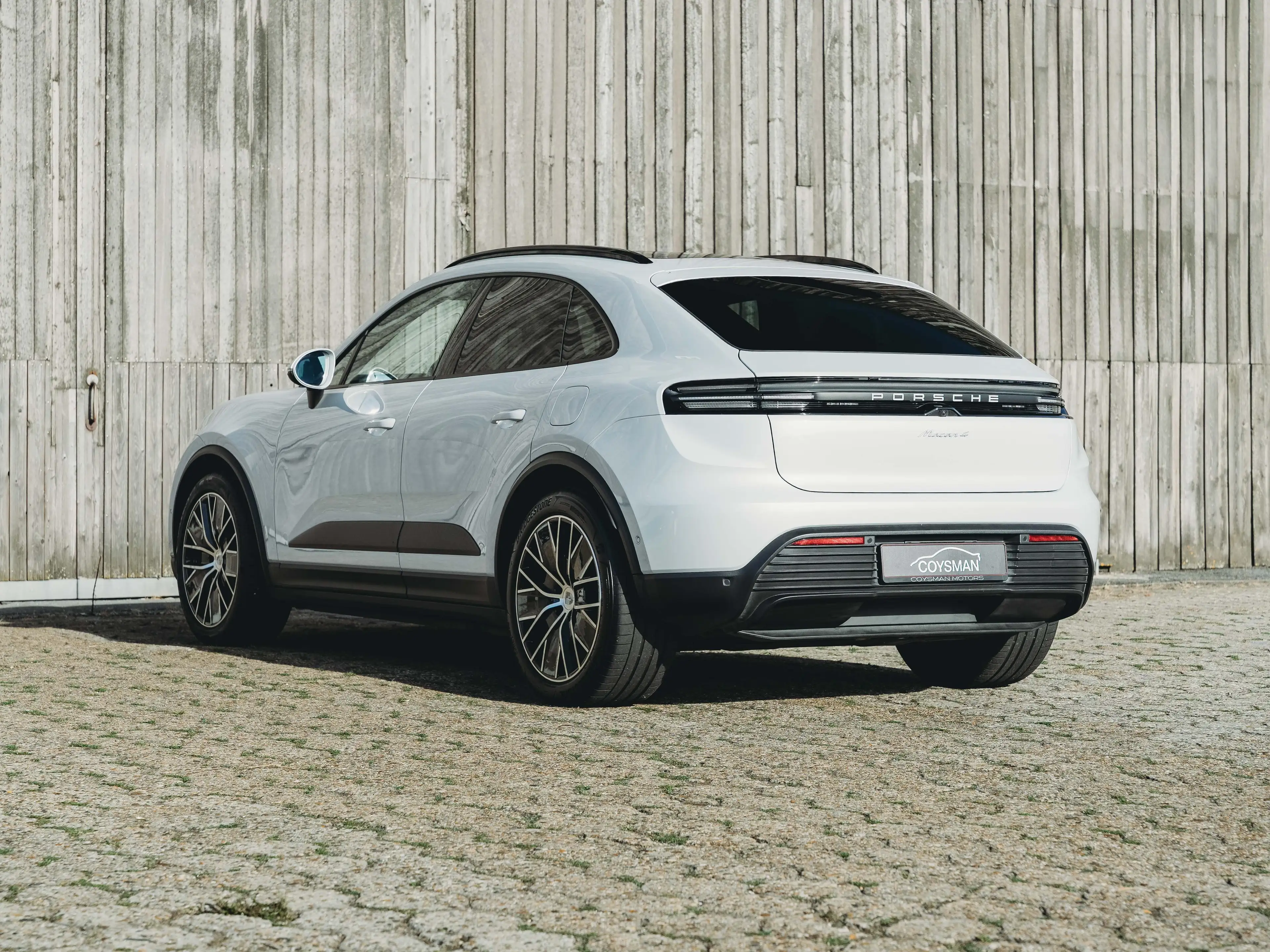 Porsche Macan 4 EV /Bose Surround/Pano/ACC/21" velgen /14-way/Matrix LED/PASM/Elektrische trekhaak — photo 3