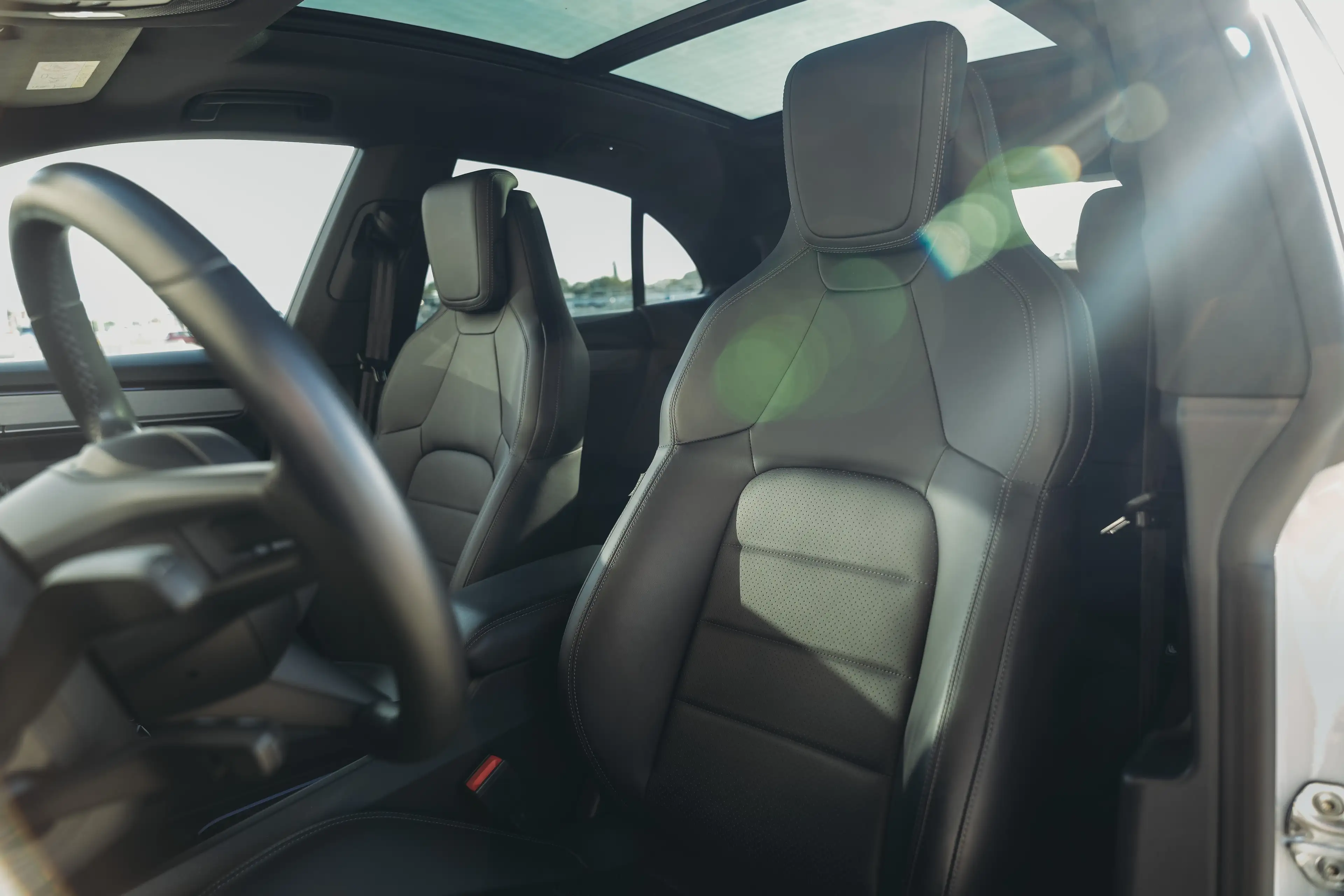 Porsche Macan 4 EV /Bose Surround/Pano/ACC/21" velgen /14-way/Matrix LED/PASM/Elektrische trekhaak — photo 12