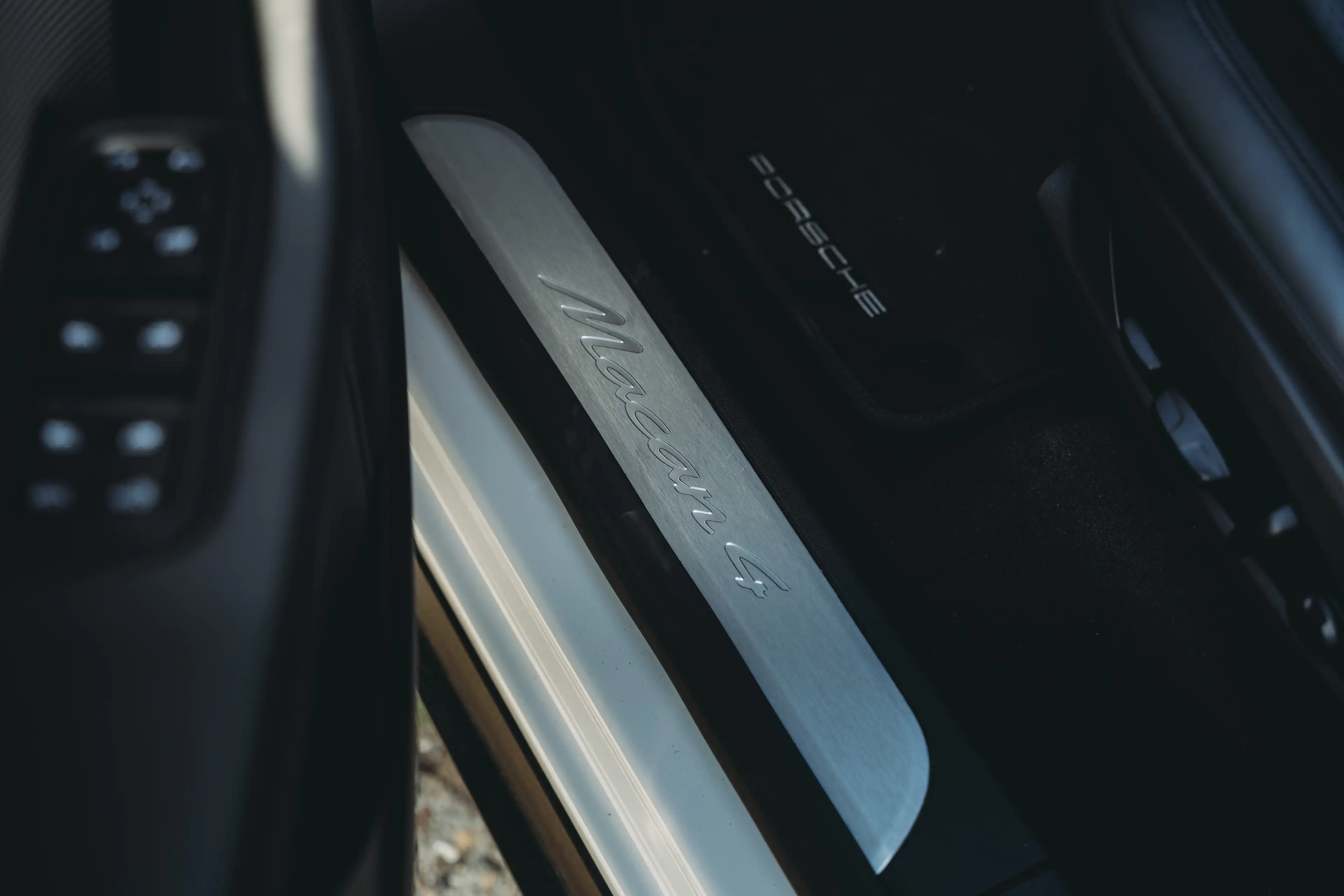Porsche Macan 4 EV /Bose Surround/Pano/ACC/21" velgen /14-way/Matrix LED/PASM/Elektrische trekhaak — photo 8