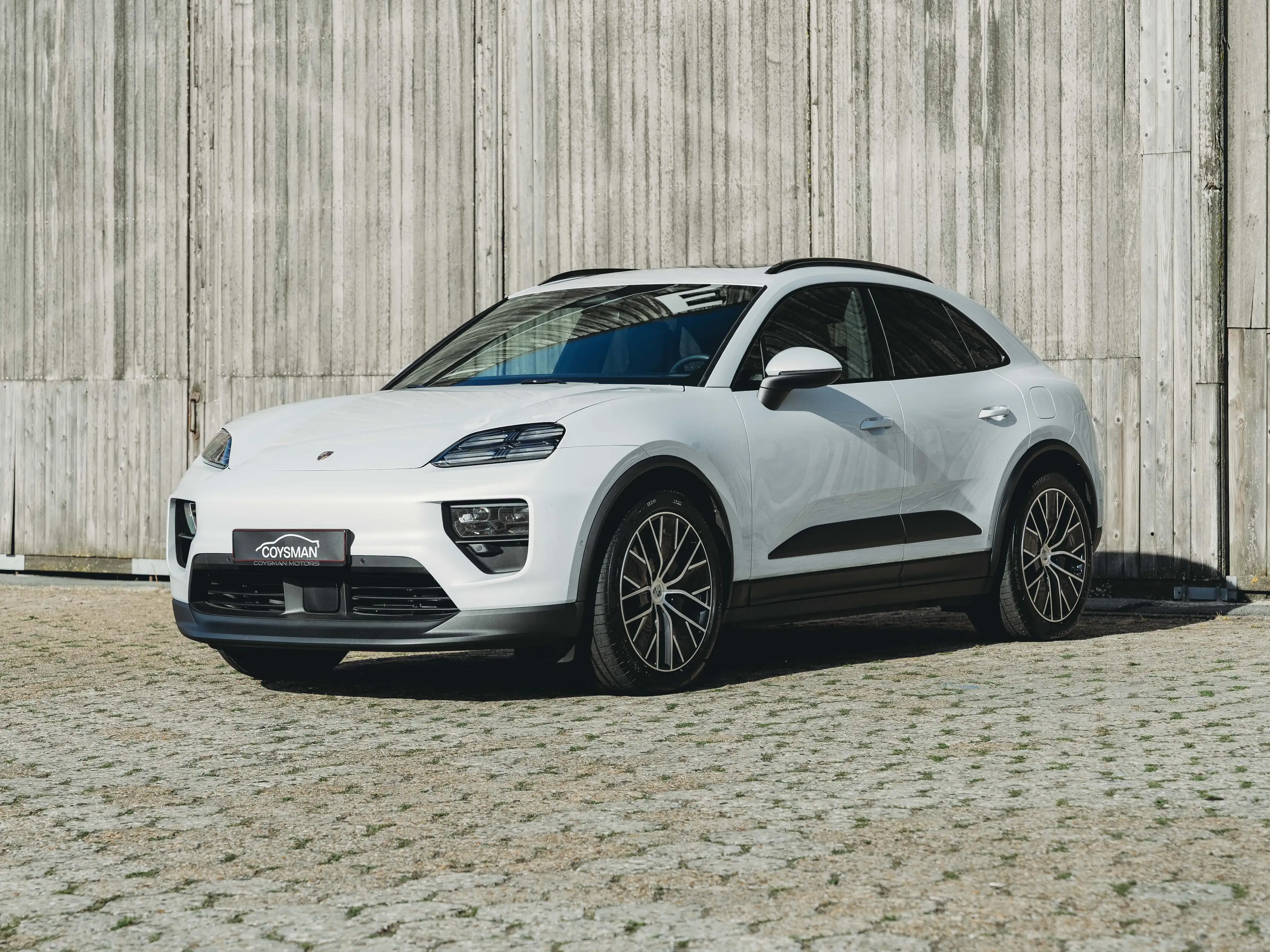 Porsche Macan 4 EV /Bose Surround/Pano/ACC/21" velgen /14-way/Matrix LED/PASM/Elektrische trekhaak