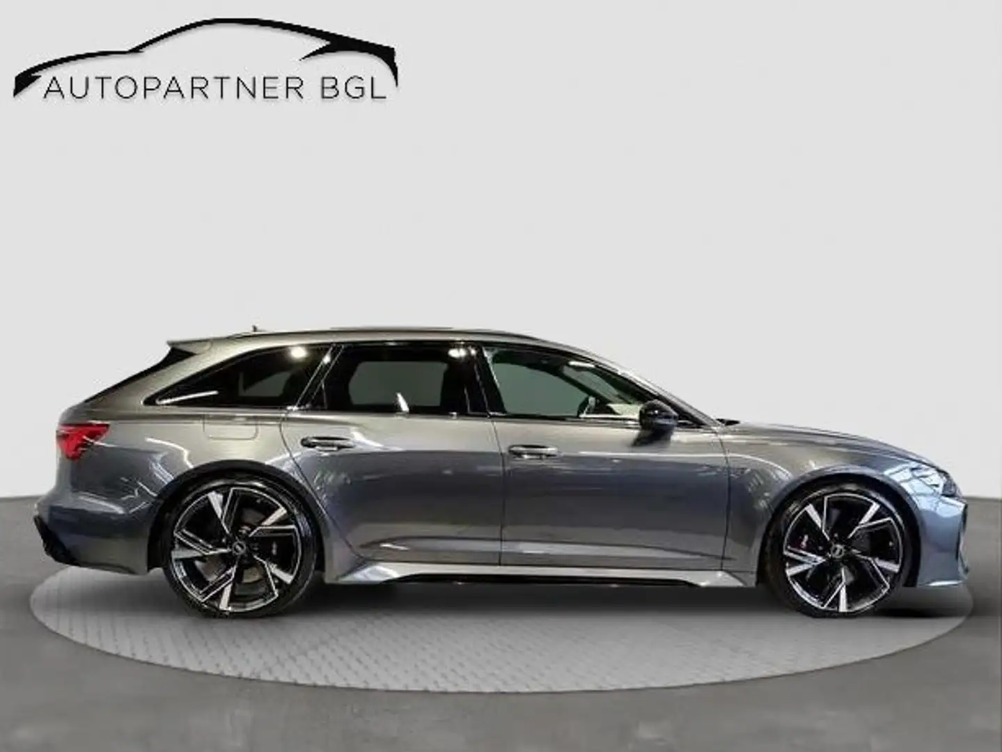 Audi RS6 Avant 4.0 TFSI quattro 5 J Garantie Pano Grau - 1