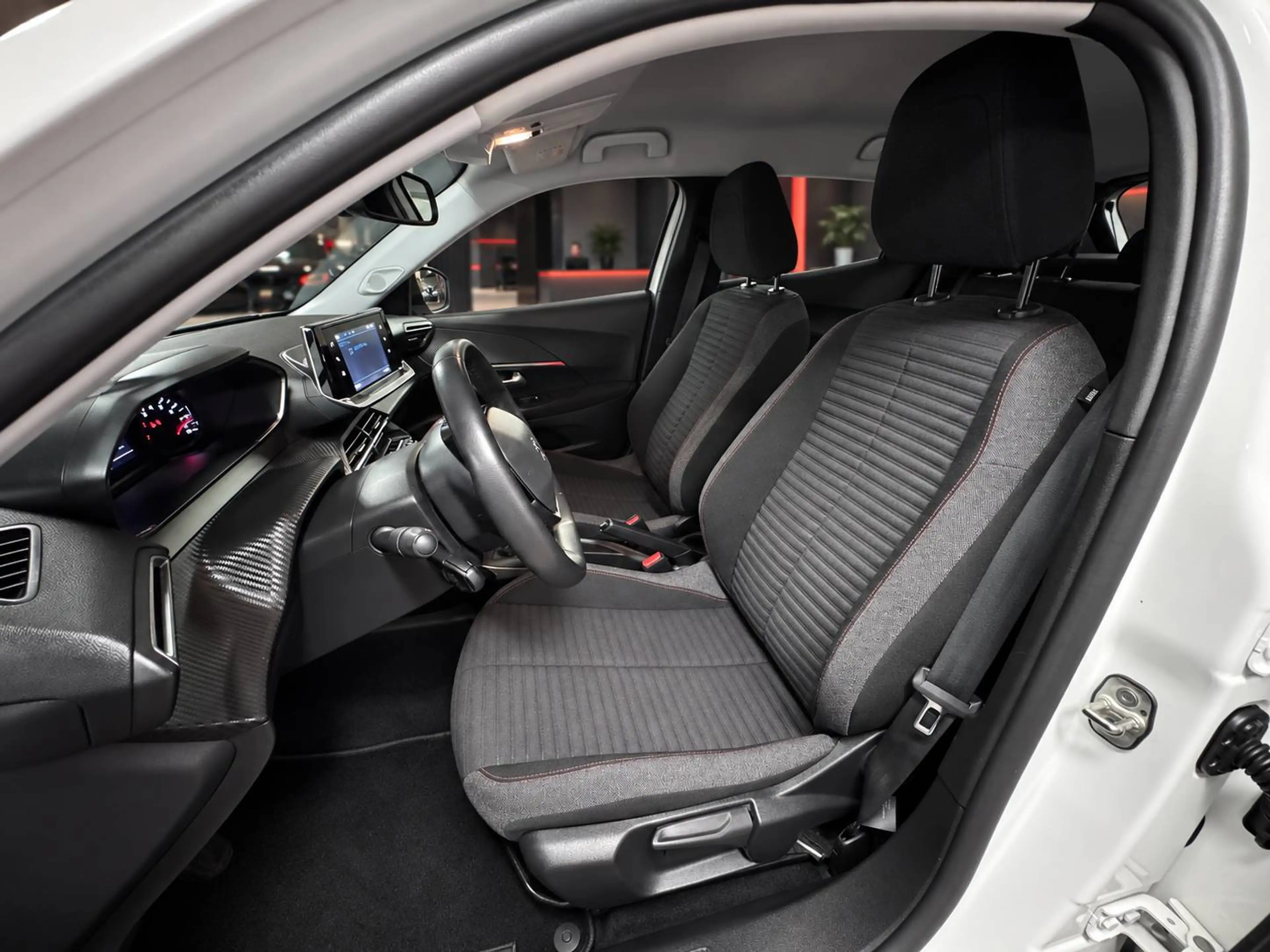 Peugeot 2008 2008 1.2 PureTech Active Pack S — photo 9