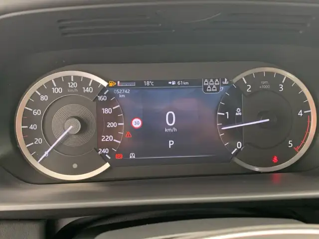 Land Rover Discovery view 7