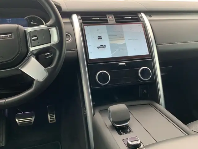 Land Rover Discovery view 13
