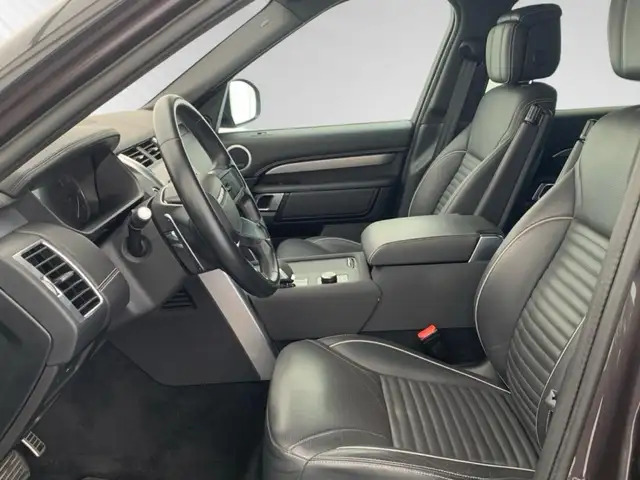 Land Rover Discovery view 8