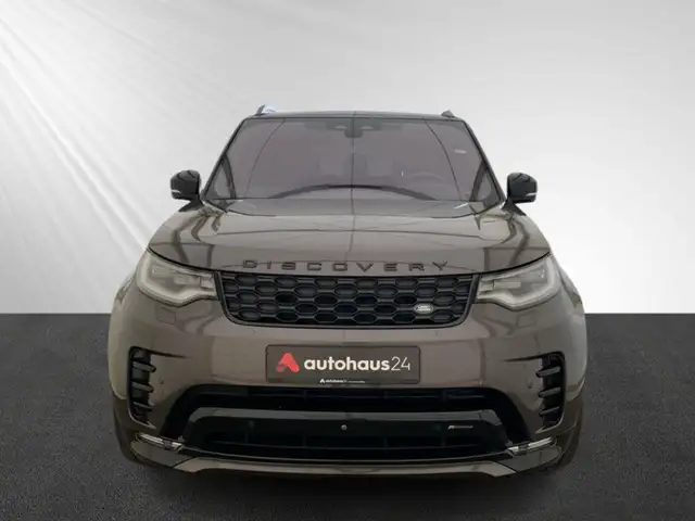 Land Rover Discovery view 2