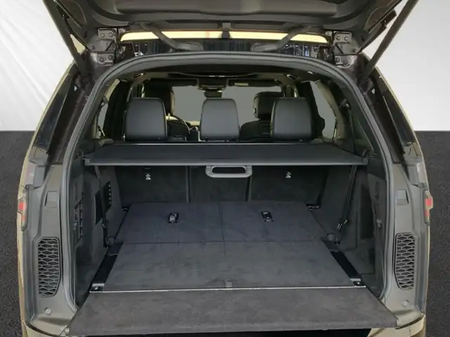 Land Rover Discovery view 6