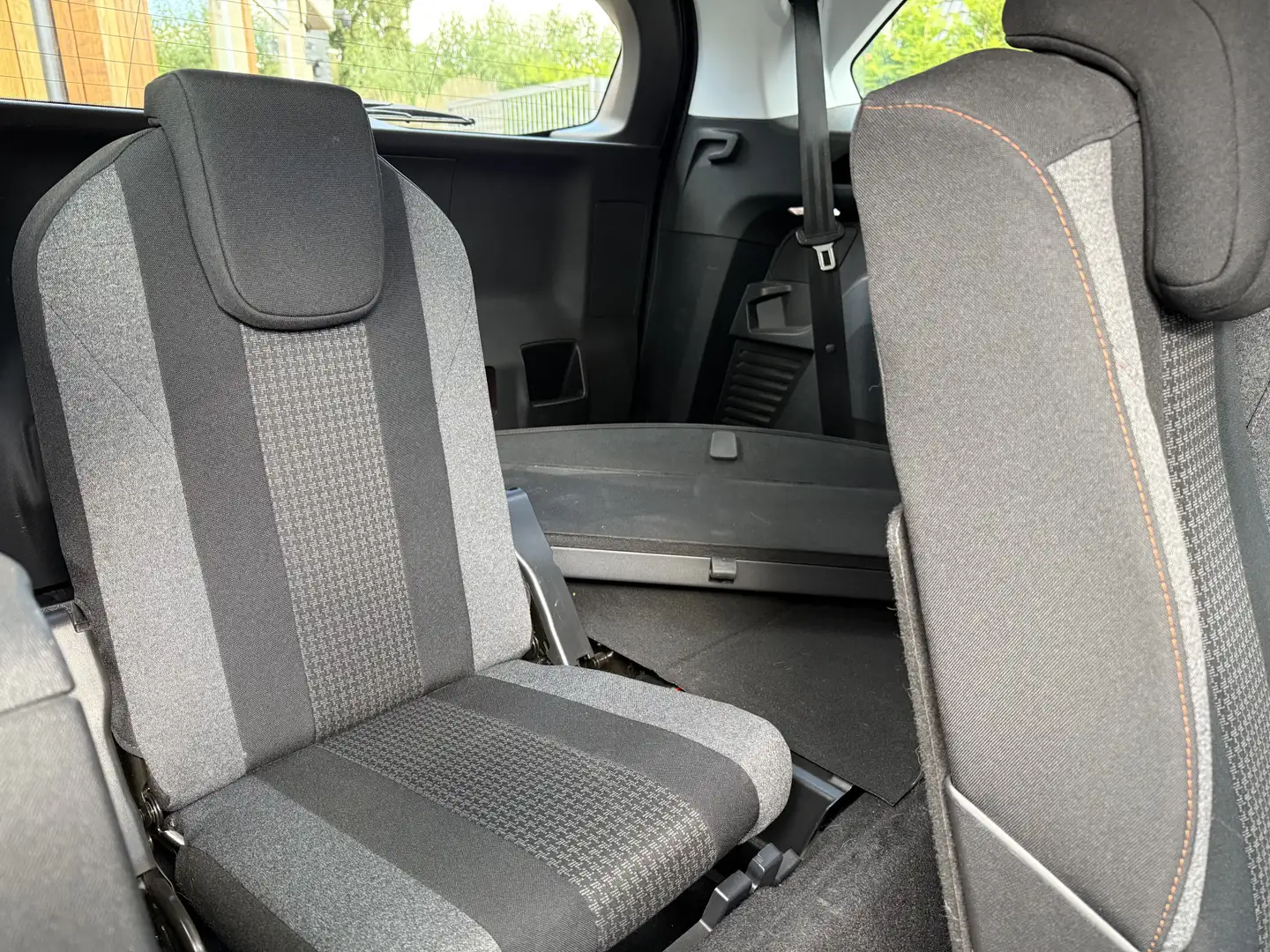 Peugeot 5008 130pk PT Premium 7p., Camera | Trekhaak | 18inch Bílá - 2