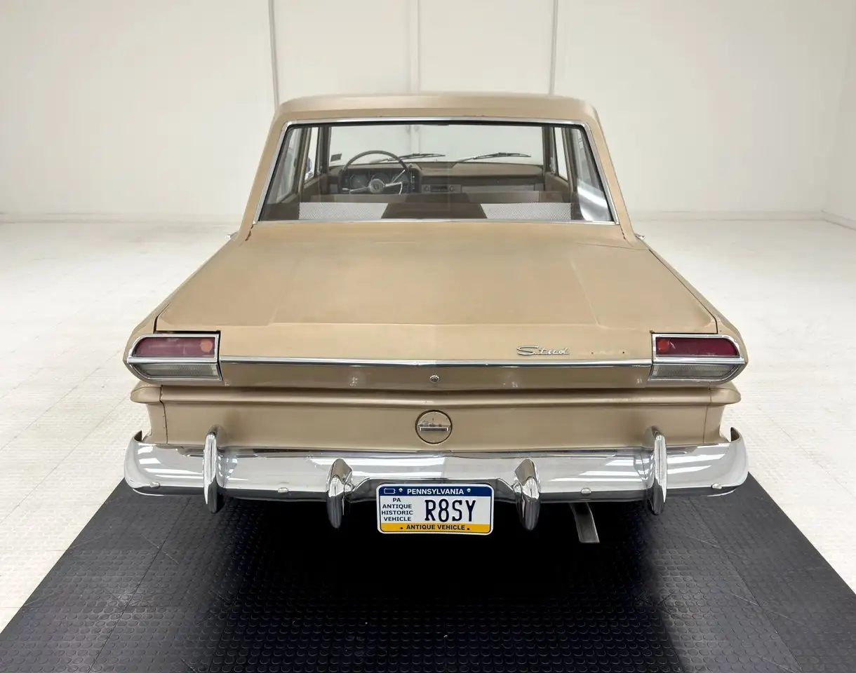 Studebaker Commander 4 Door Sedan, foto 4