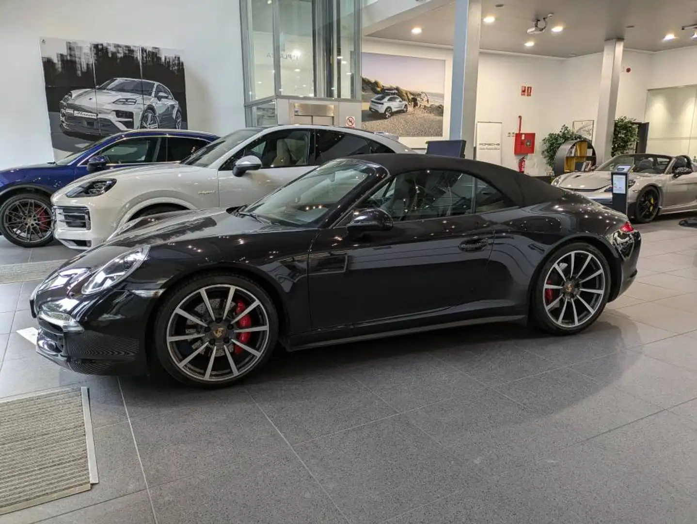 Porsche 991 Carrera 4S Cabriolet Noir - 2
