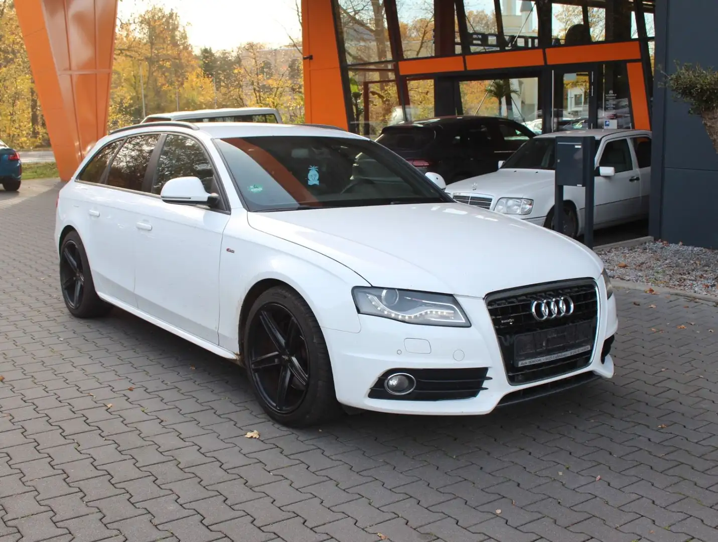 Audi A4 3.0 TDI quattro S line Avant. Weiß - 2