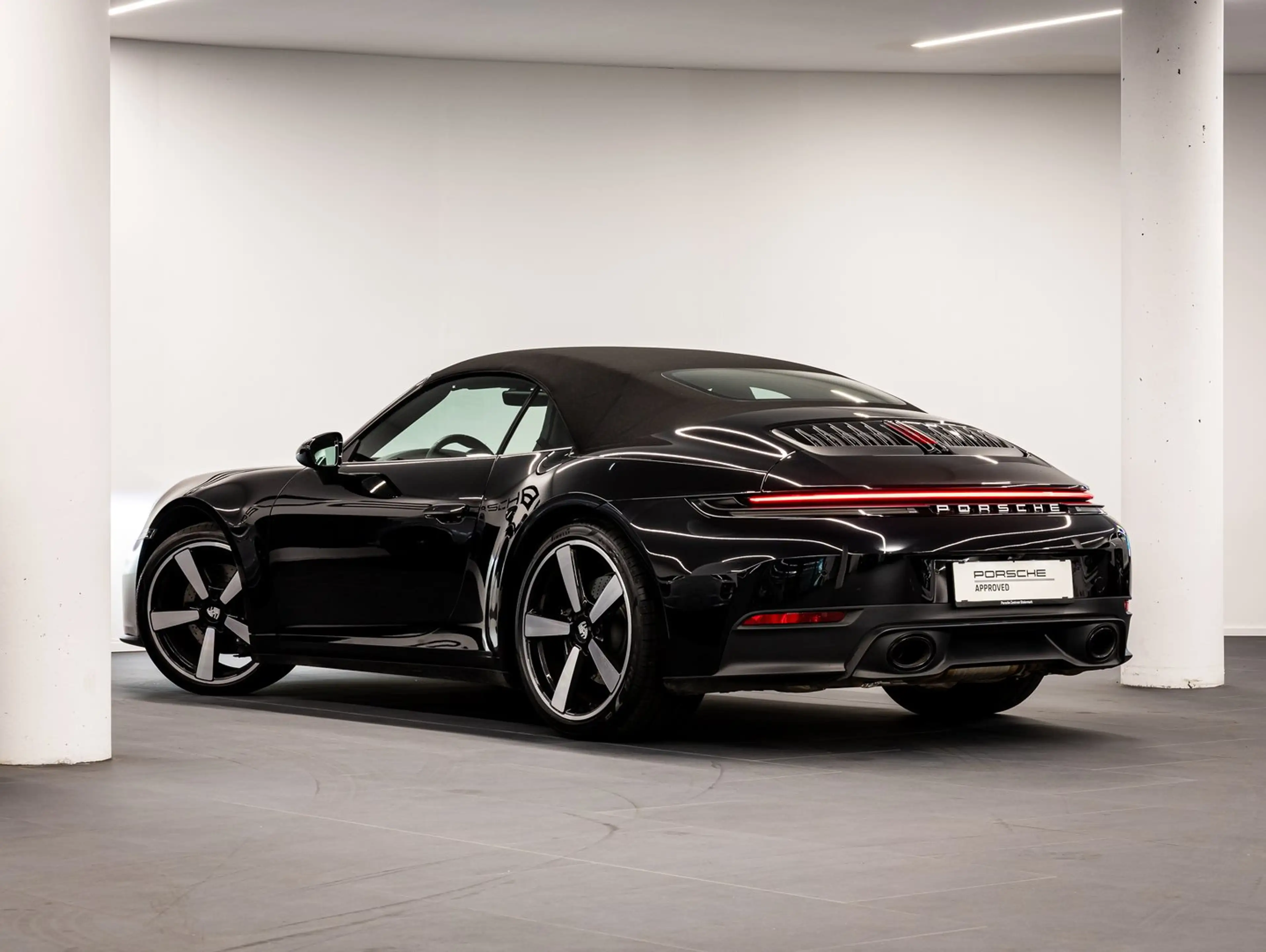 Porsche 911 Carrera Cabriolet — photo 8