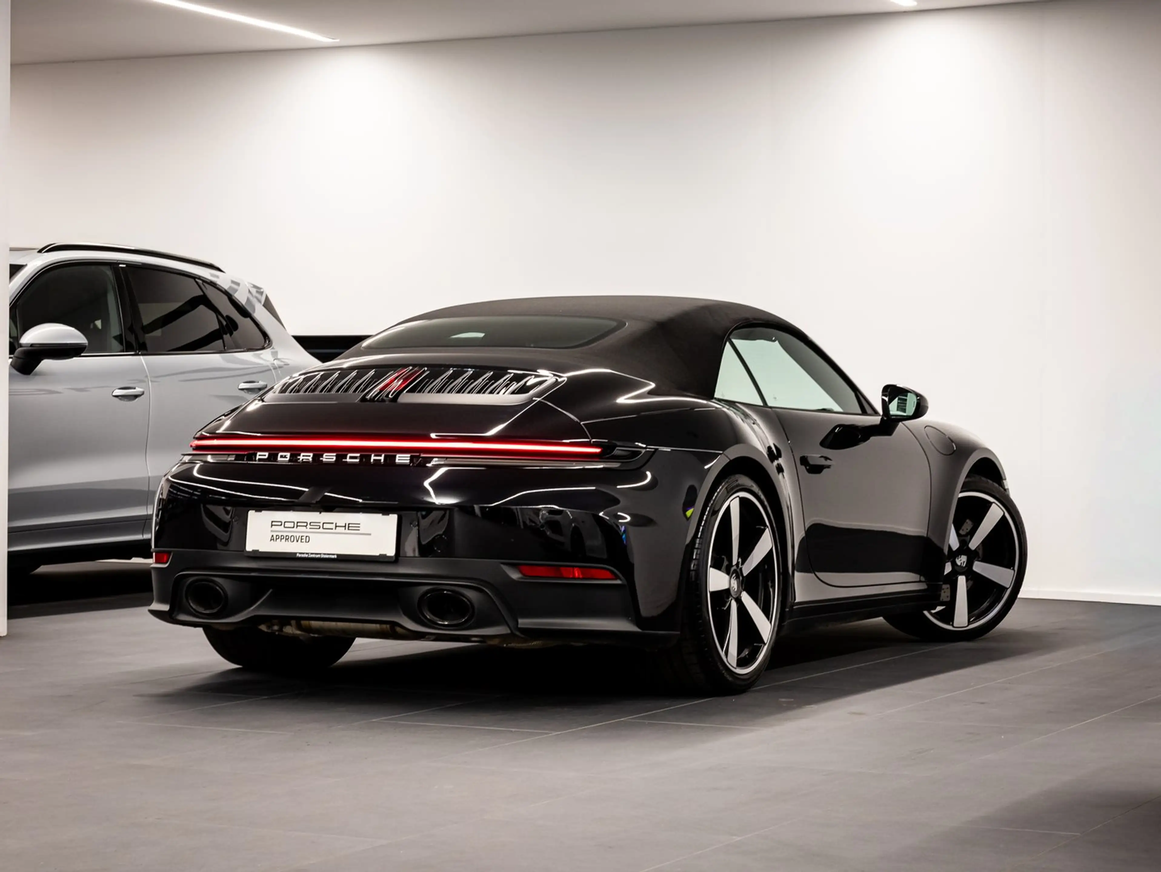 Porsche 911 Carrera Cabriolet — photo 12