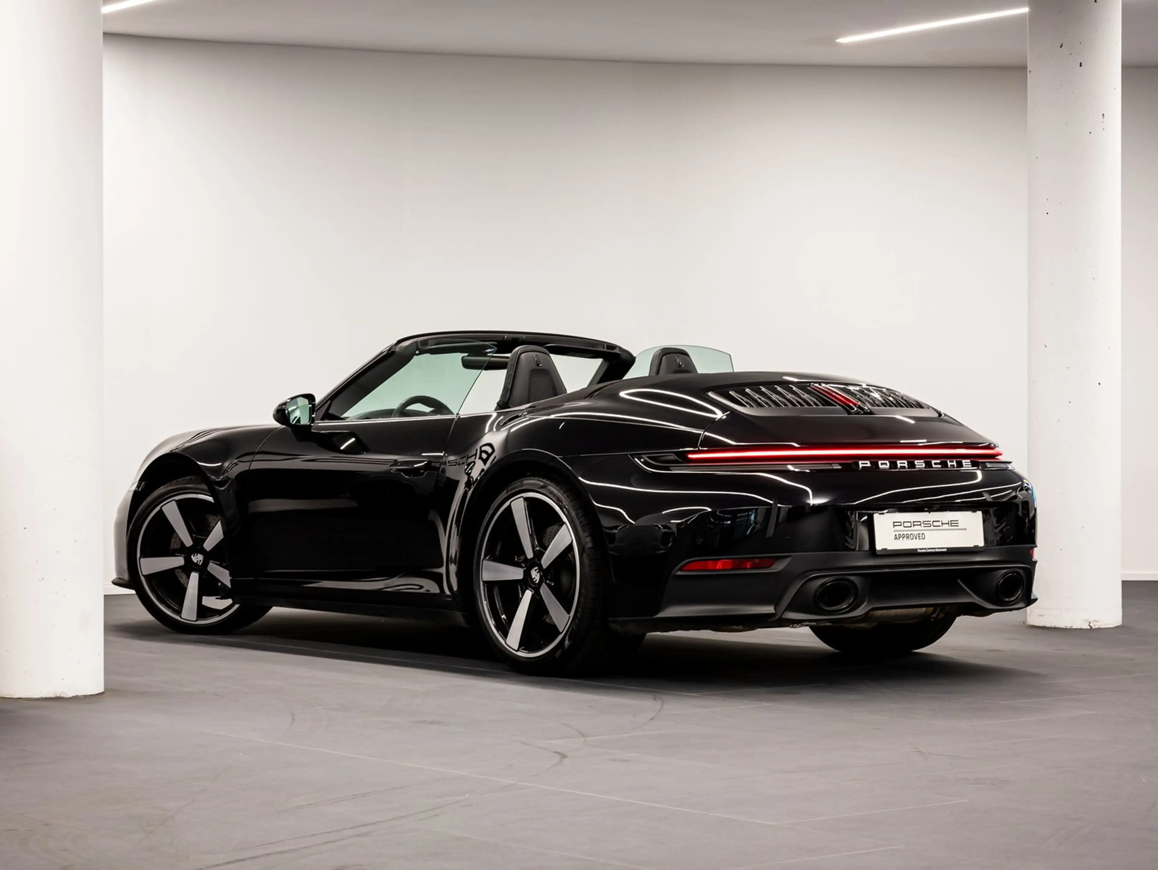 Porsche 911 Carrera Cabriolet — photo 7