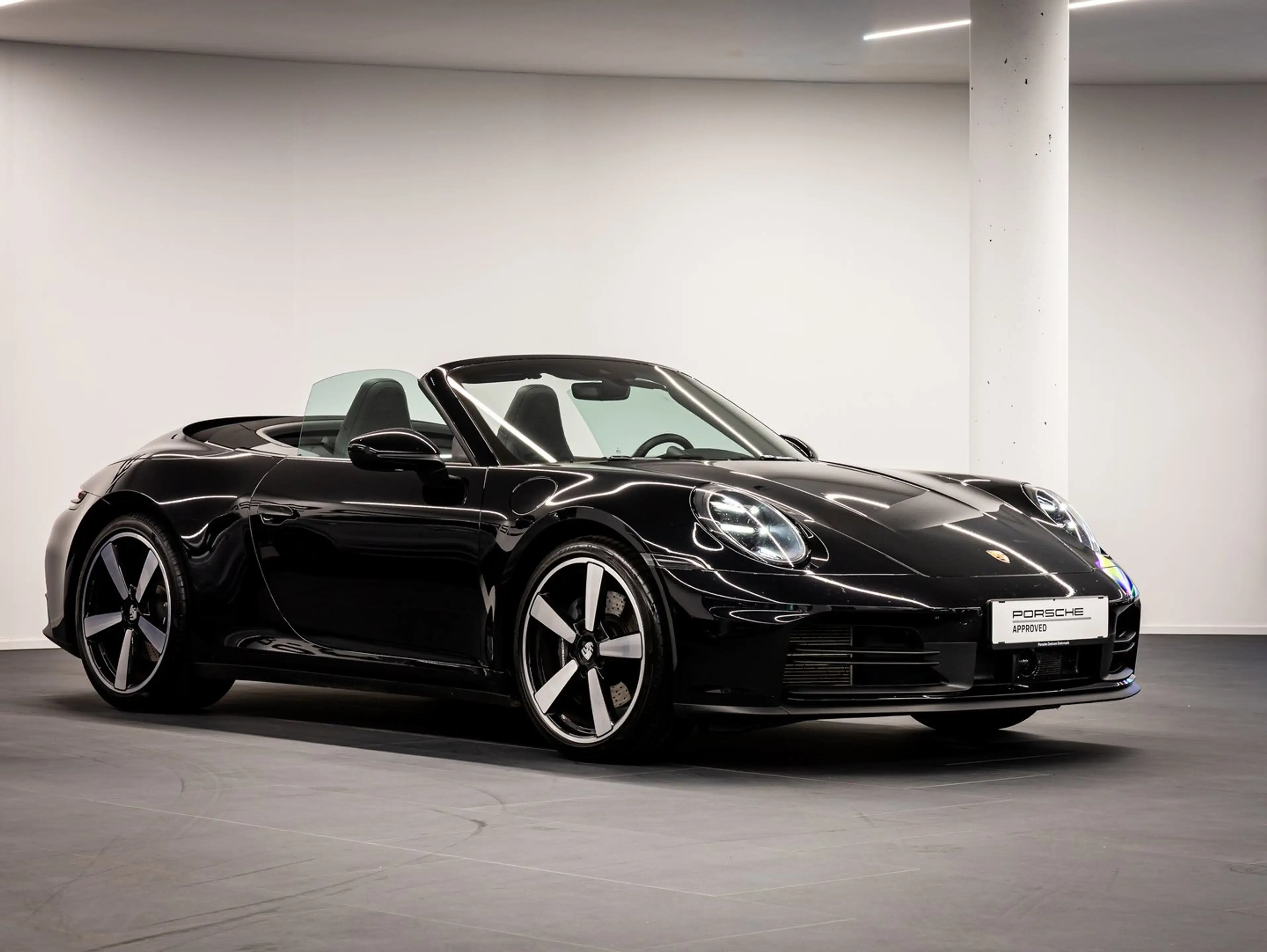Porsche 911 Carrera Cabriolet — photo 6