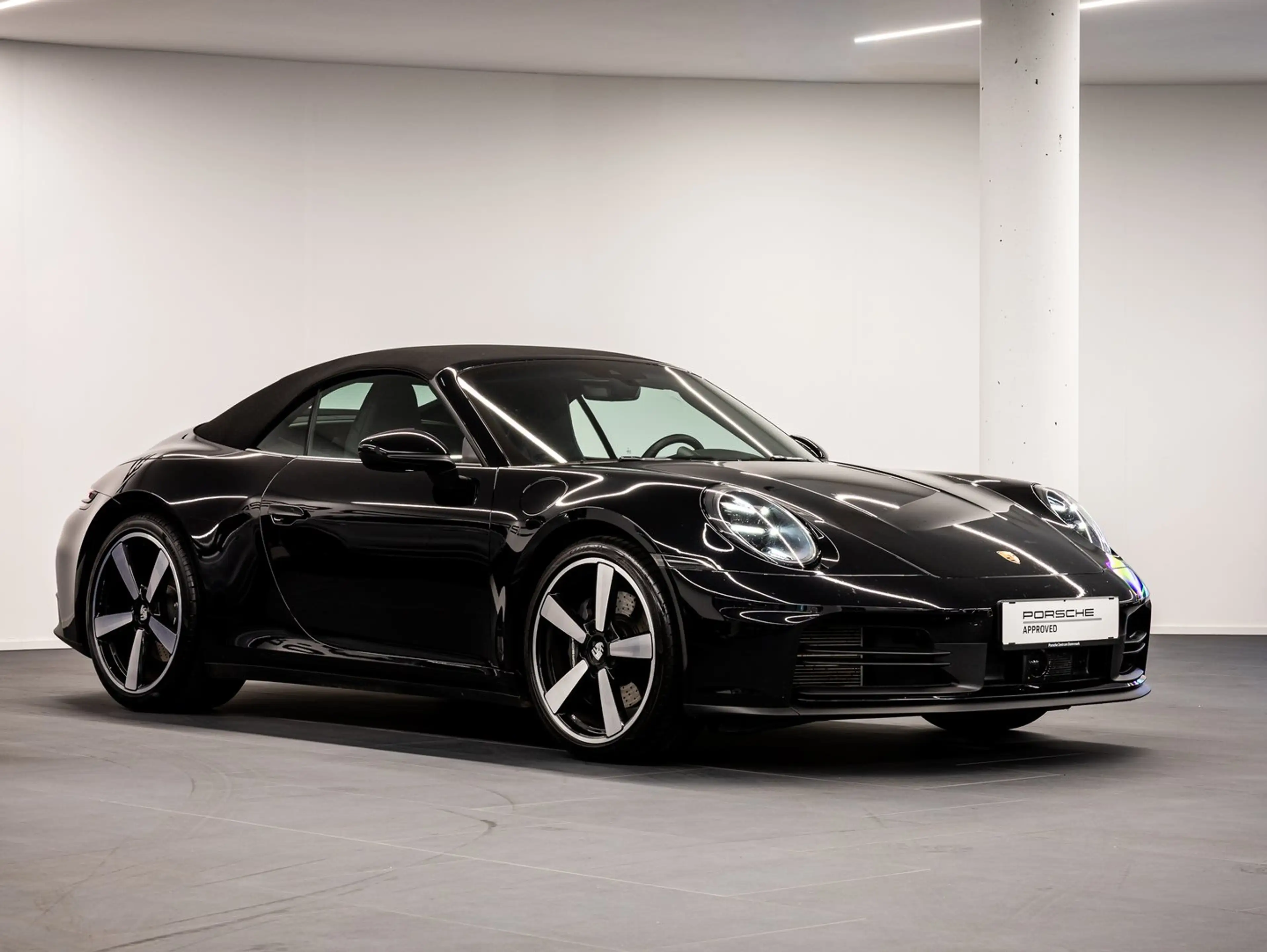 Porsche 911 Carrera Cabriolet — photo 5