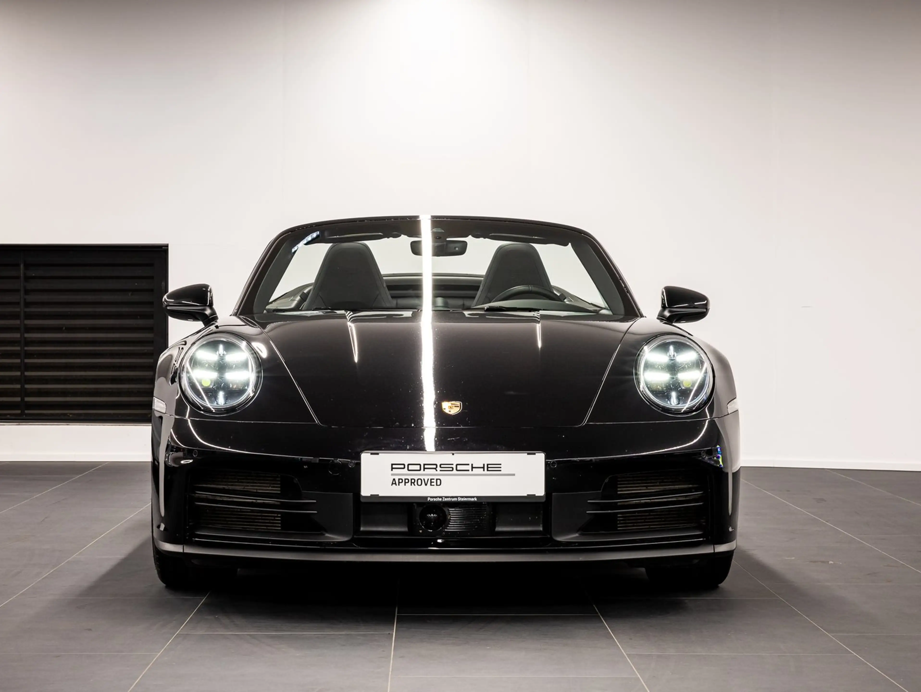 Porsche 911 Carrera Cabriolet — photo 3