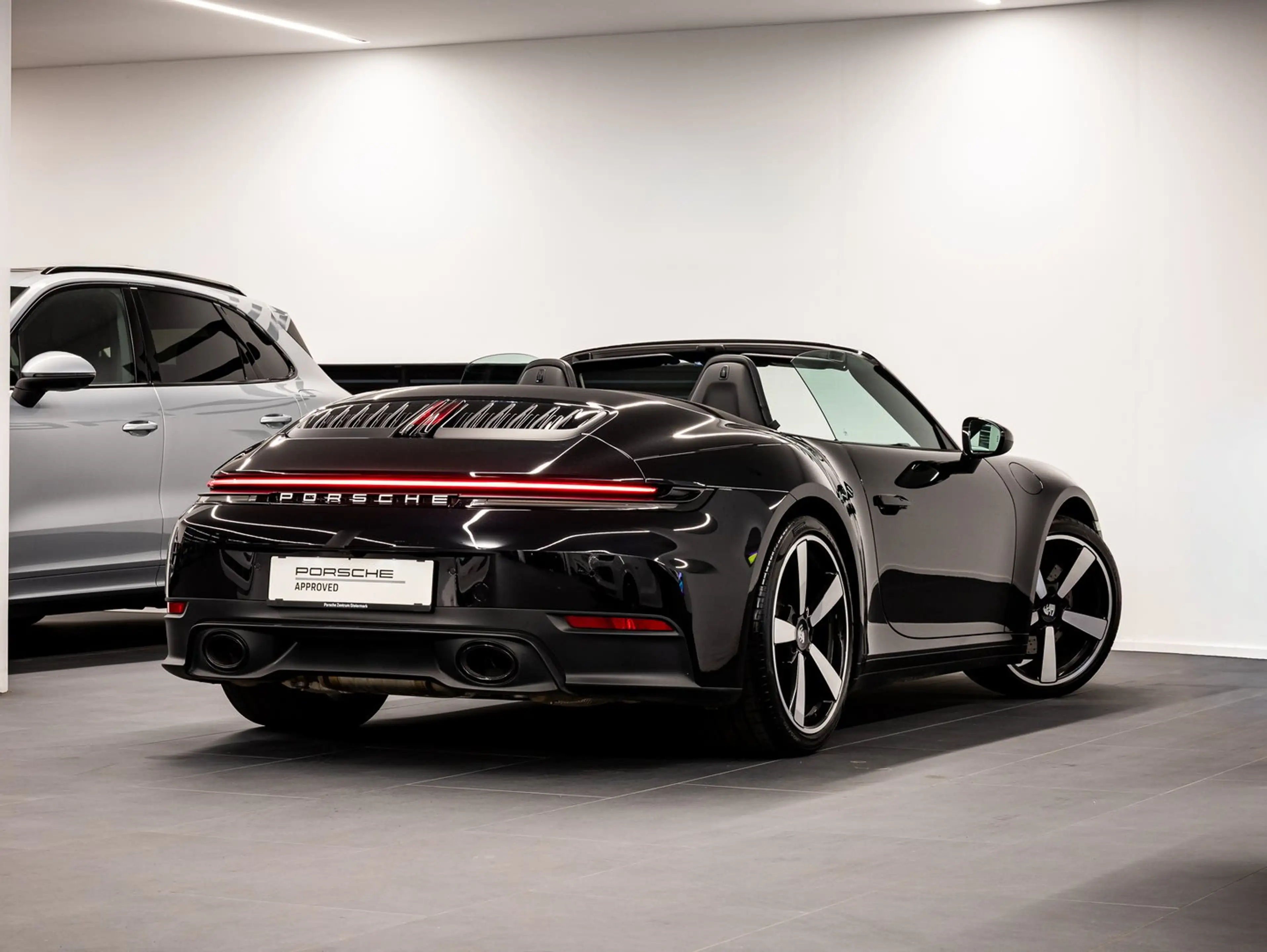 Porsche 911 Carrera Cabriolet — photo 11